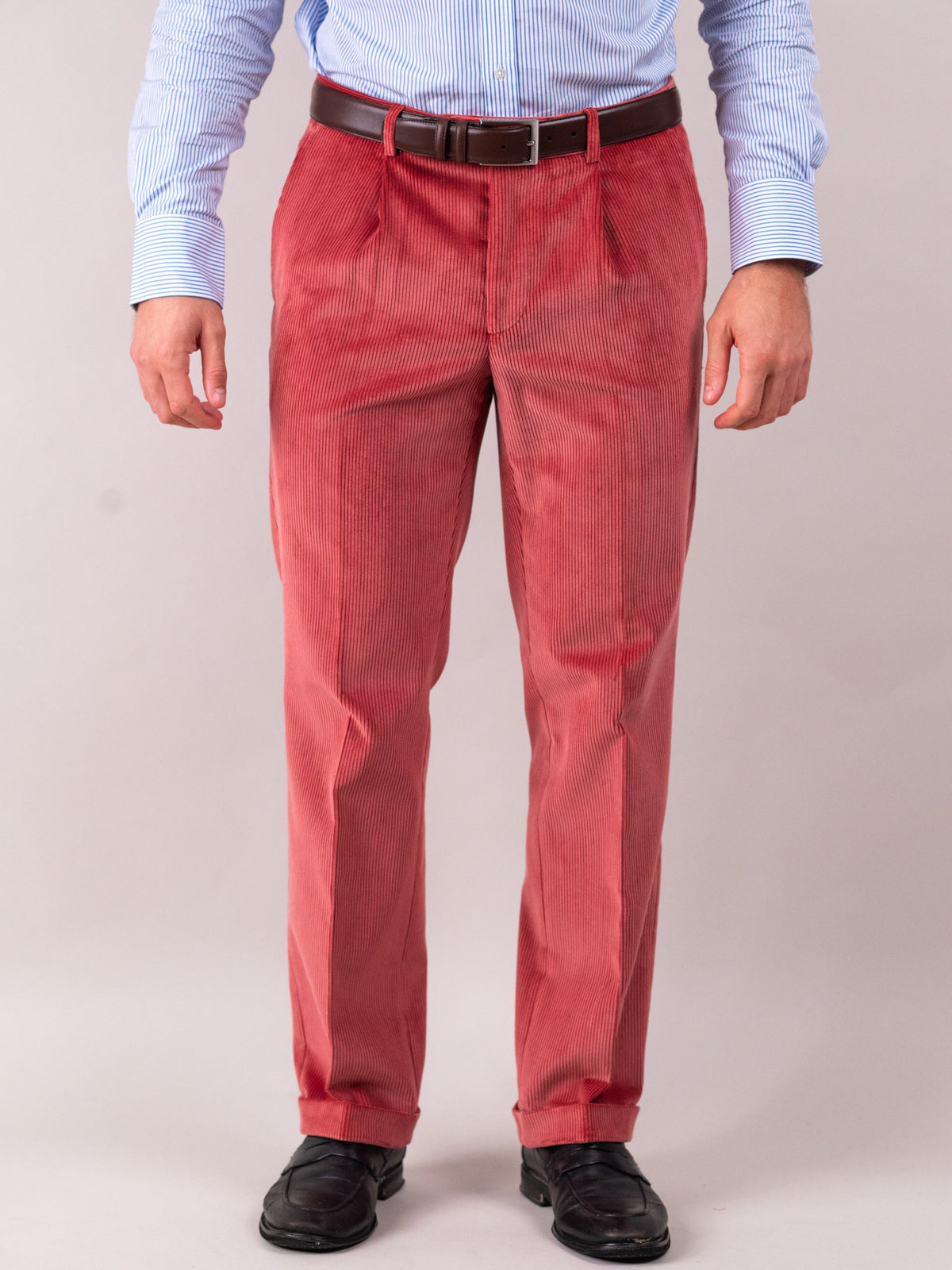 Pantaloni in velluto a coste Brisbane Moss Pink cotone rosa, vista frontale — John Crocket