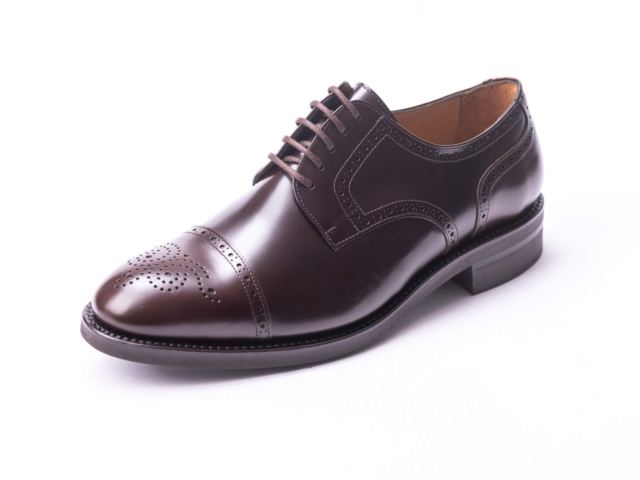 Semi Brogue in Derby Style with Vibram sole