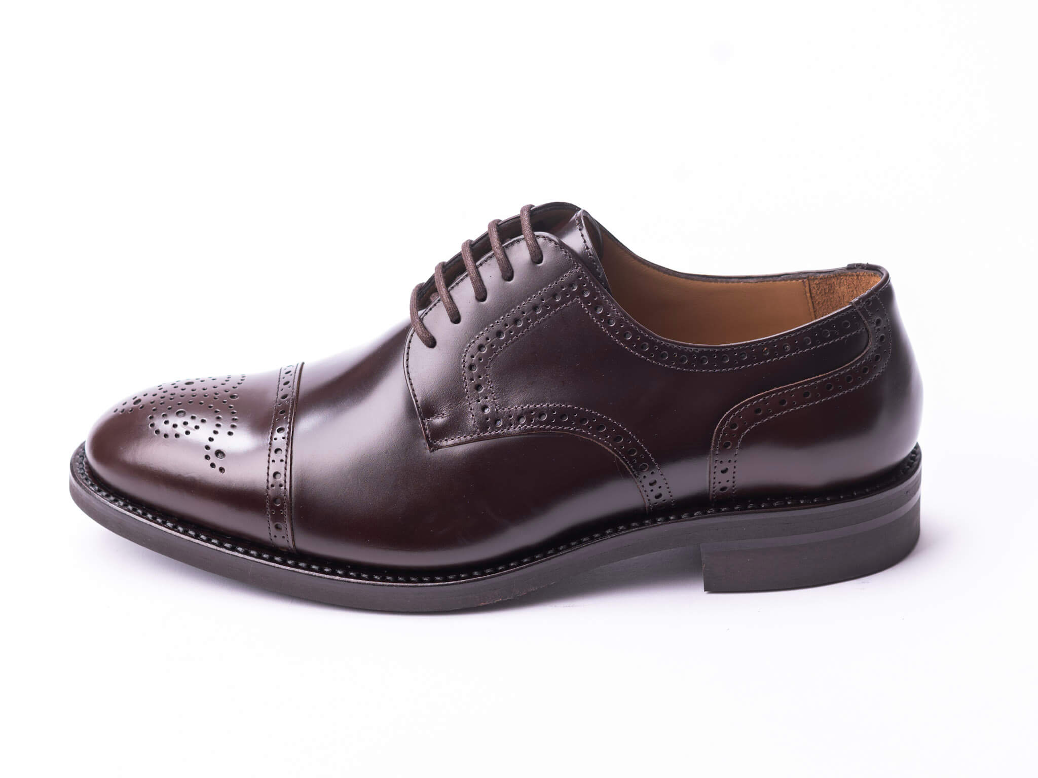 Semi Brogue in Derby Style with Vibram sole