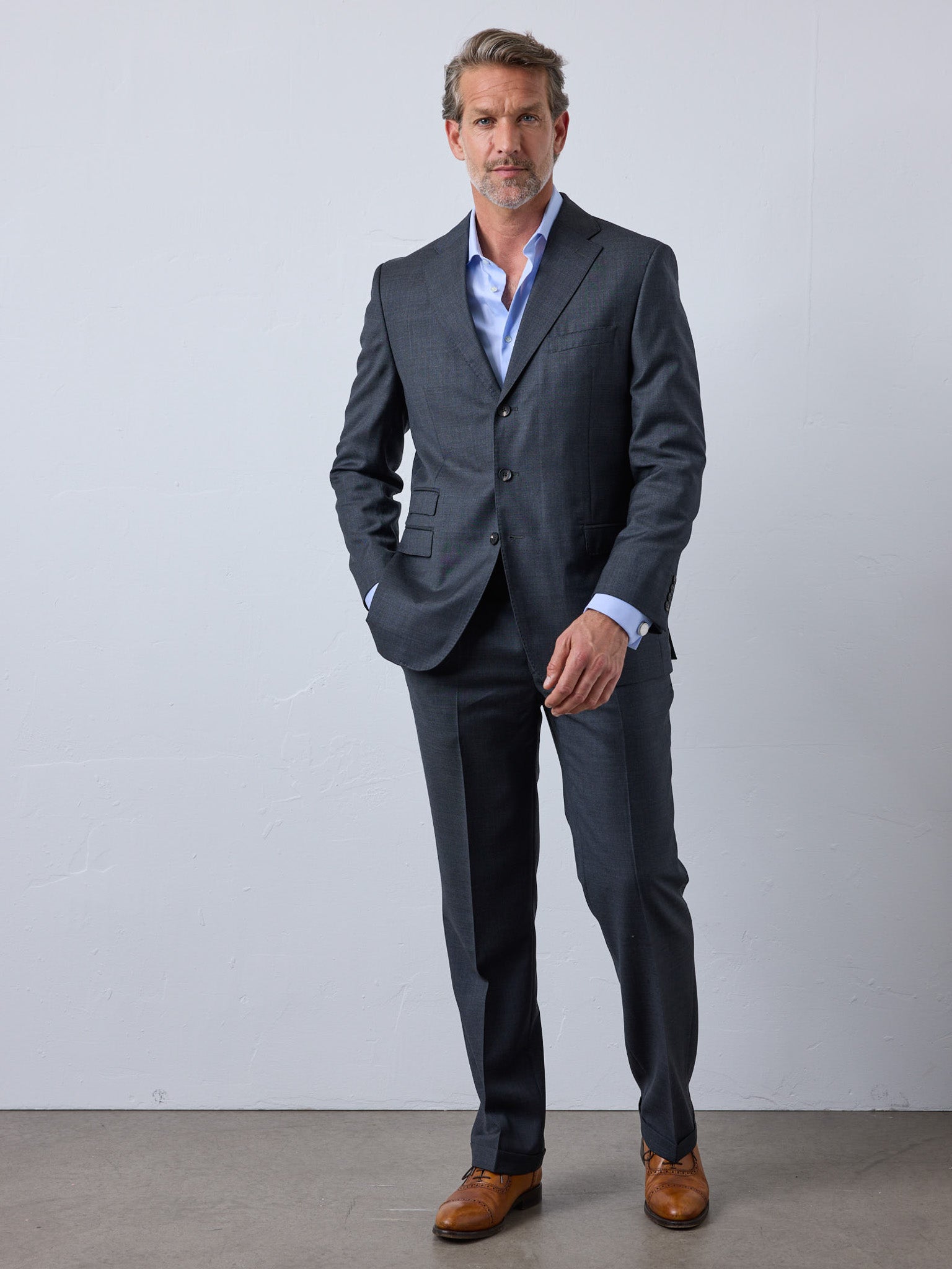Classic suit with 3-button jacket in dark grey
