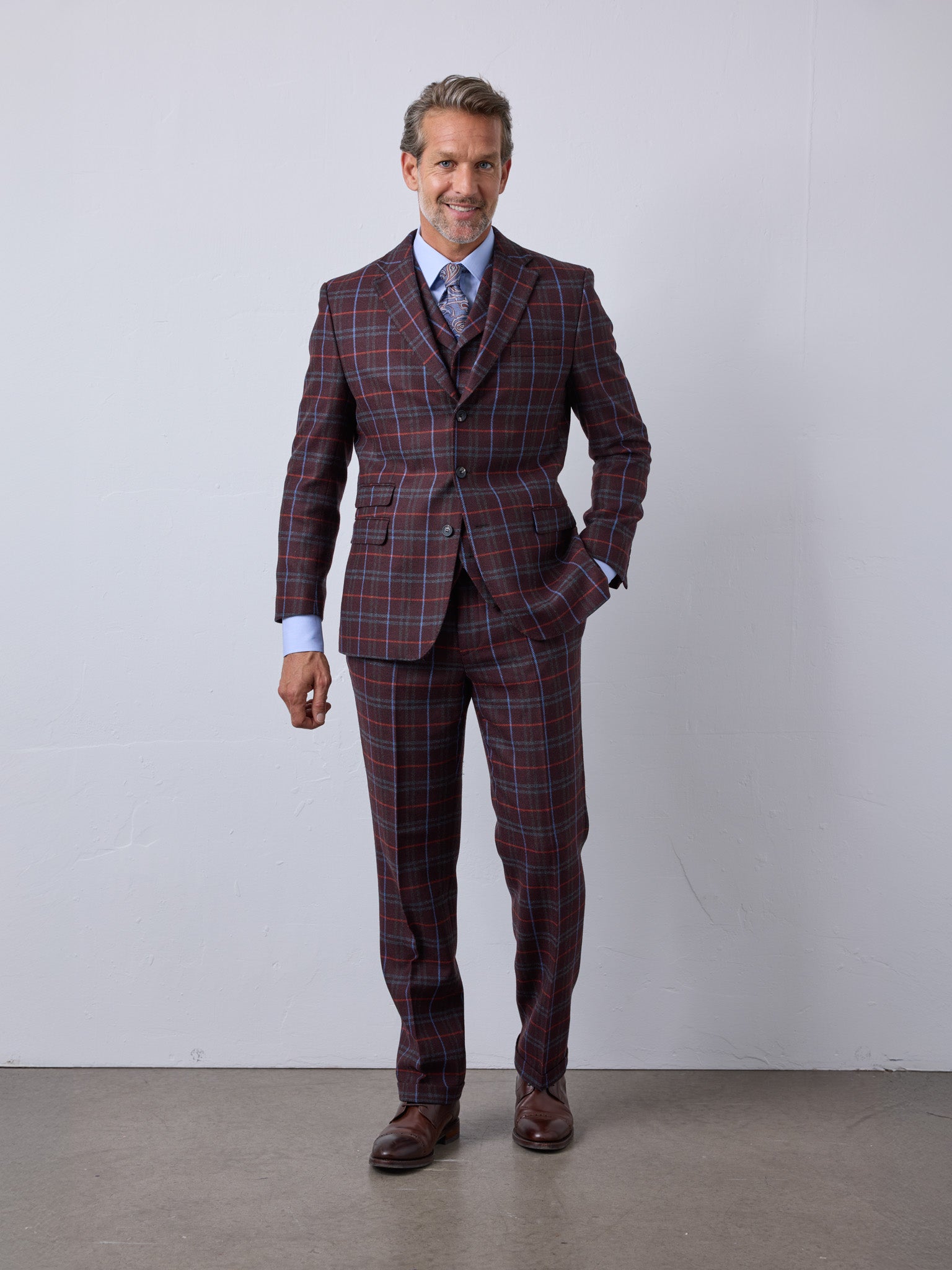 Classic tweed suit in 3-button lovat tweed