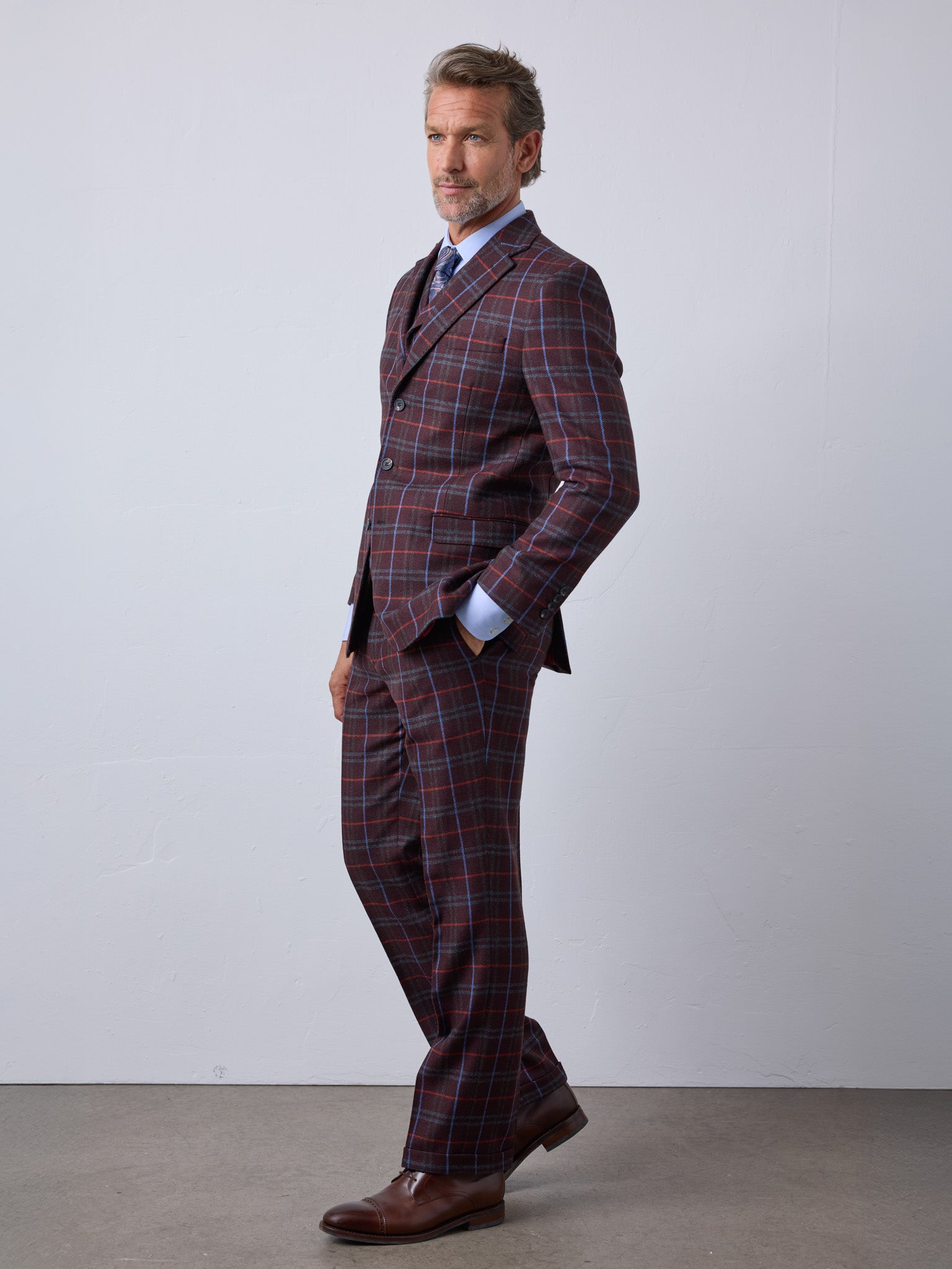 Classic tweed suit in 3-button lovat tweed