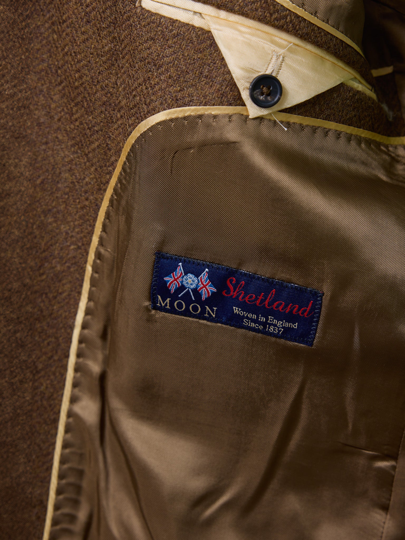Tweed jacket in 3-button Classic made from Moon Tweed