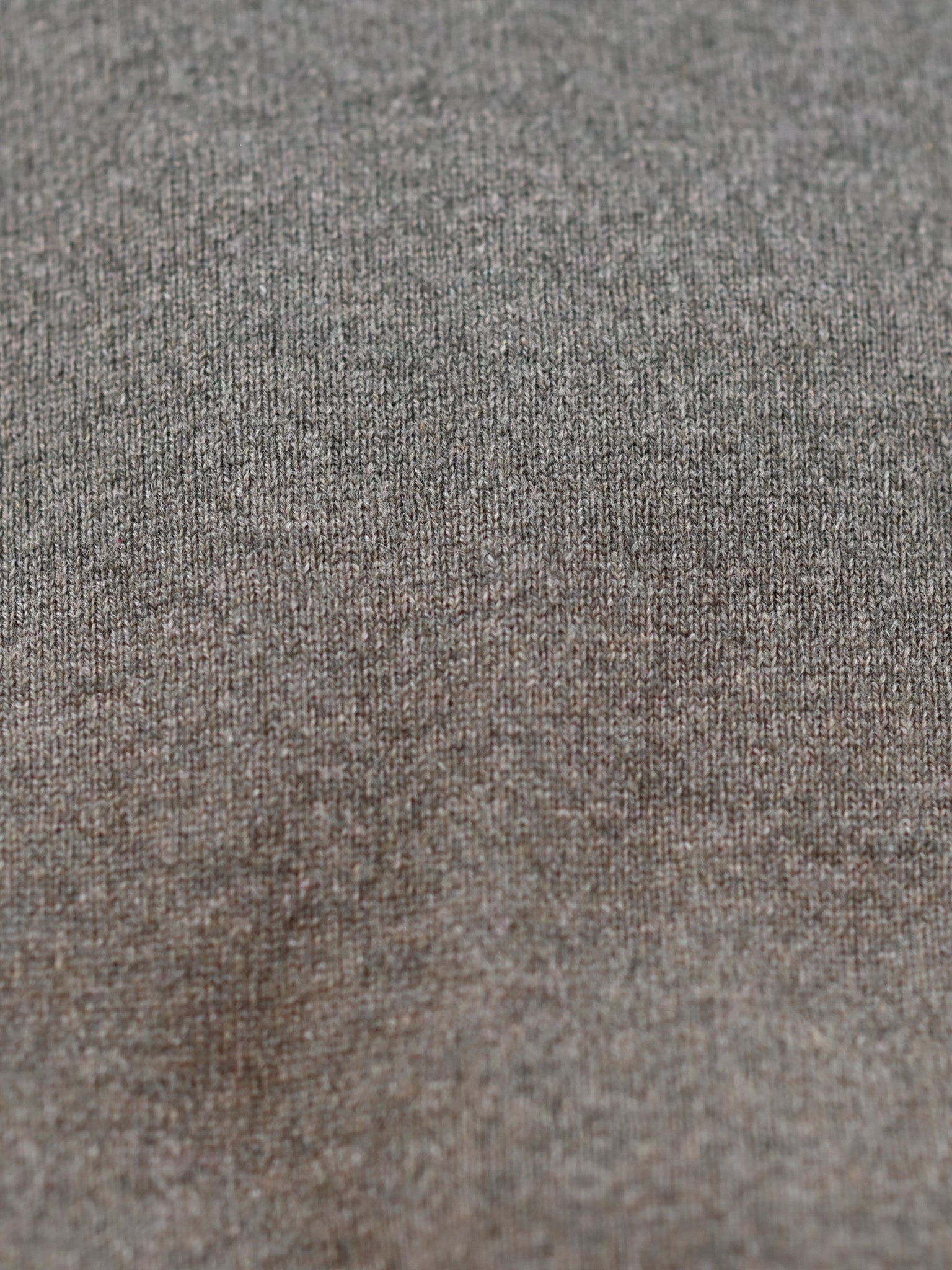 Cashmere knitting jacket with C-Neck, our highlights