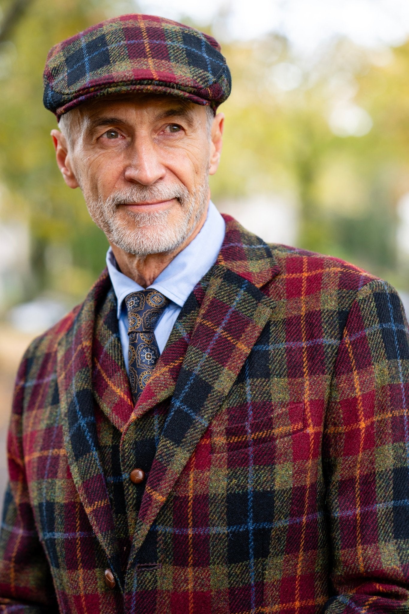 Tweed Cap bordeaux check in Harris Tweed