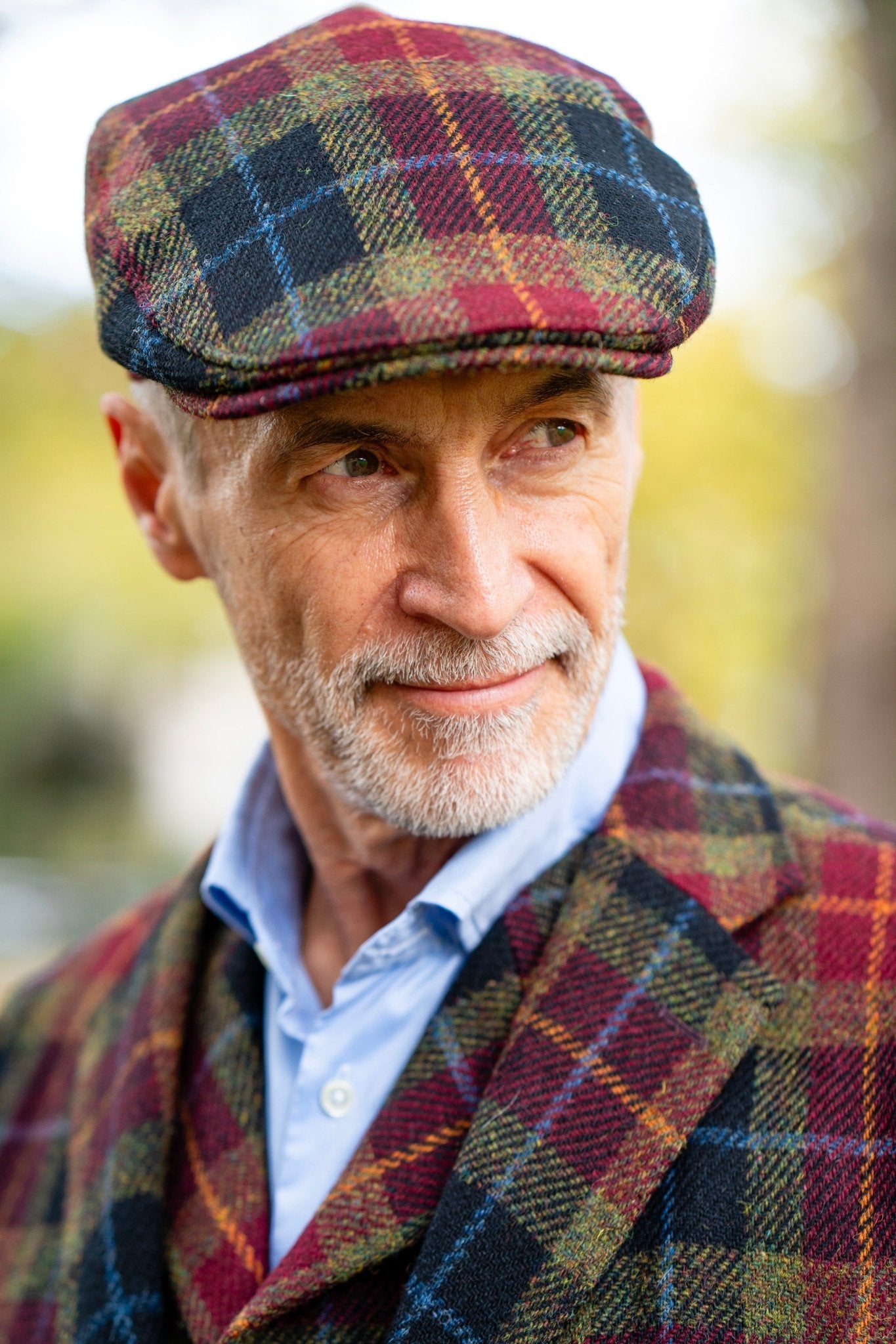 Tweed Cap bordeaux check in Harris Tweed