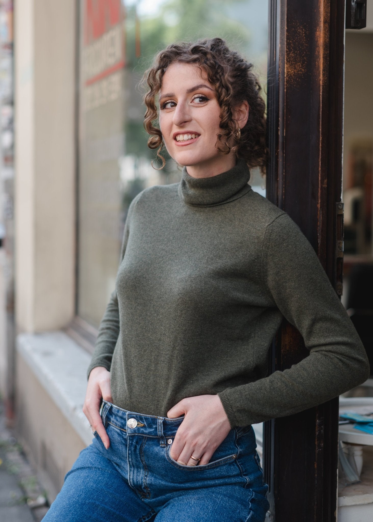 Cashmere roll collar, our Classics