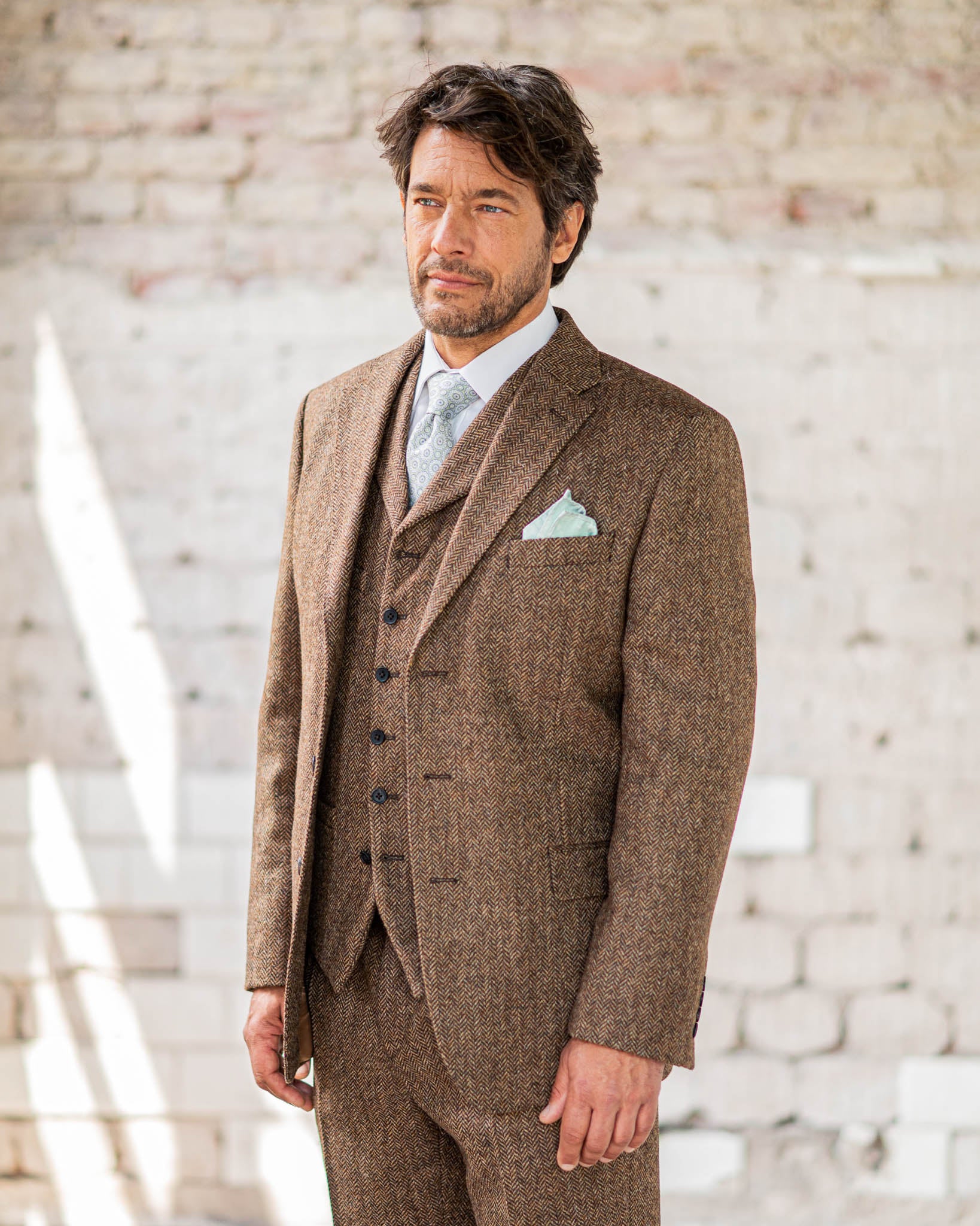 Tweed suit in 3-button classic made from Moon Tweed