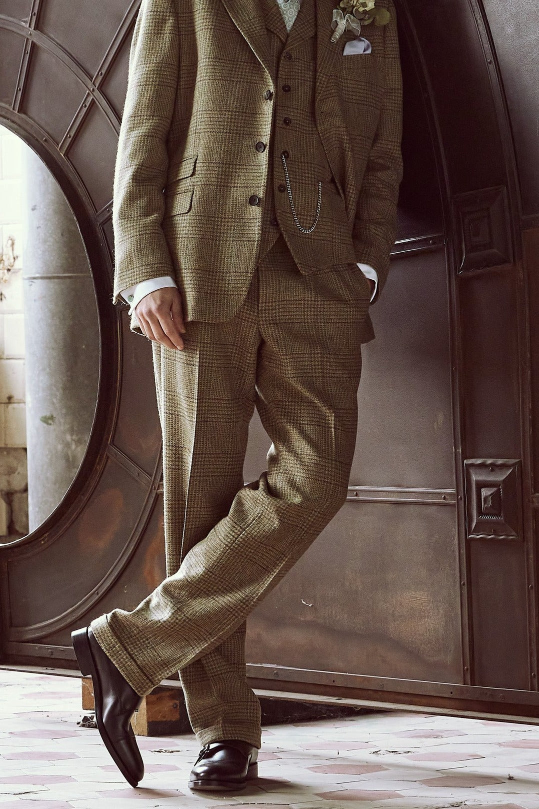 Three-piece tweed suit in green, Glen check with overcheck, Lovat Tweed