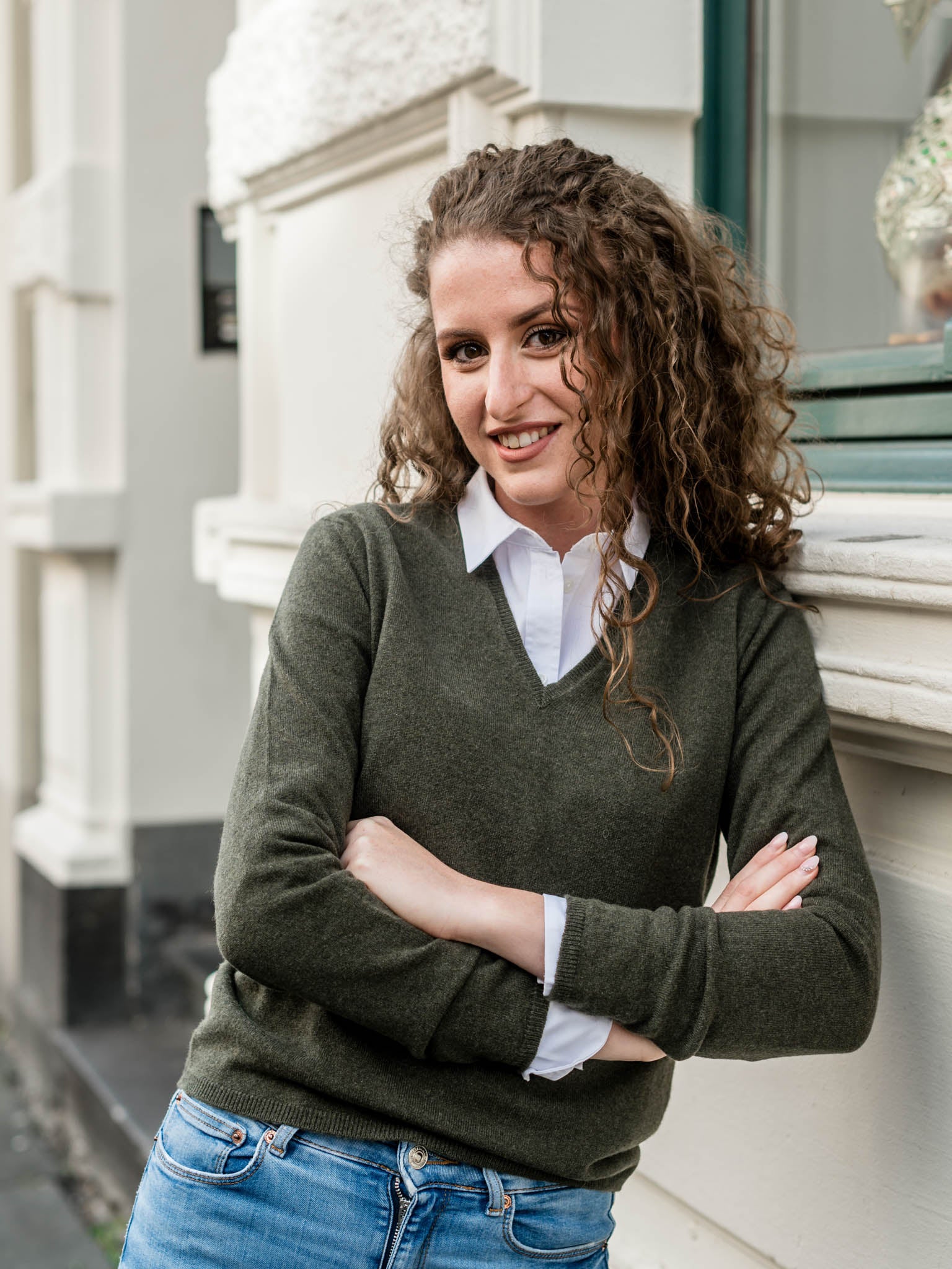 Cashmere sweater with v-neck, our classics