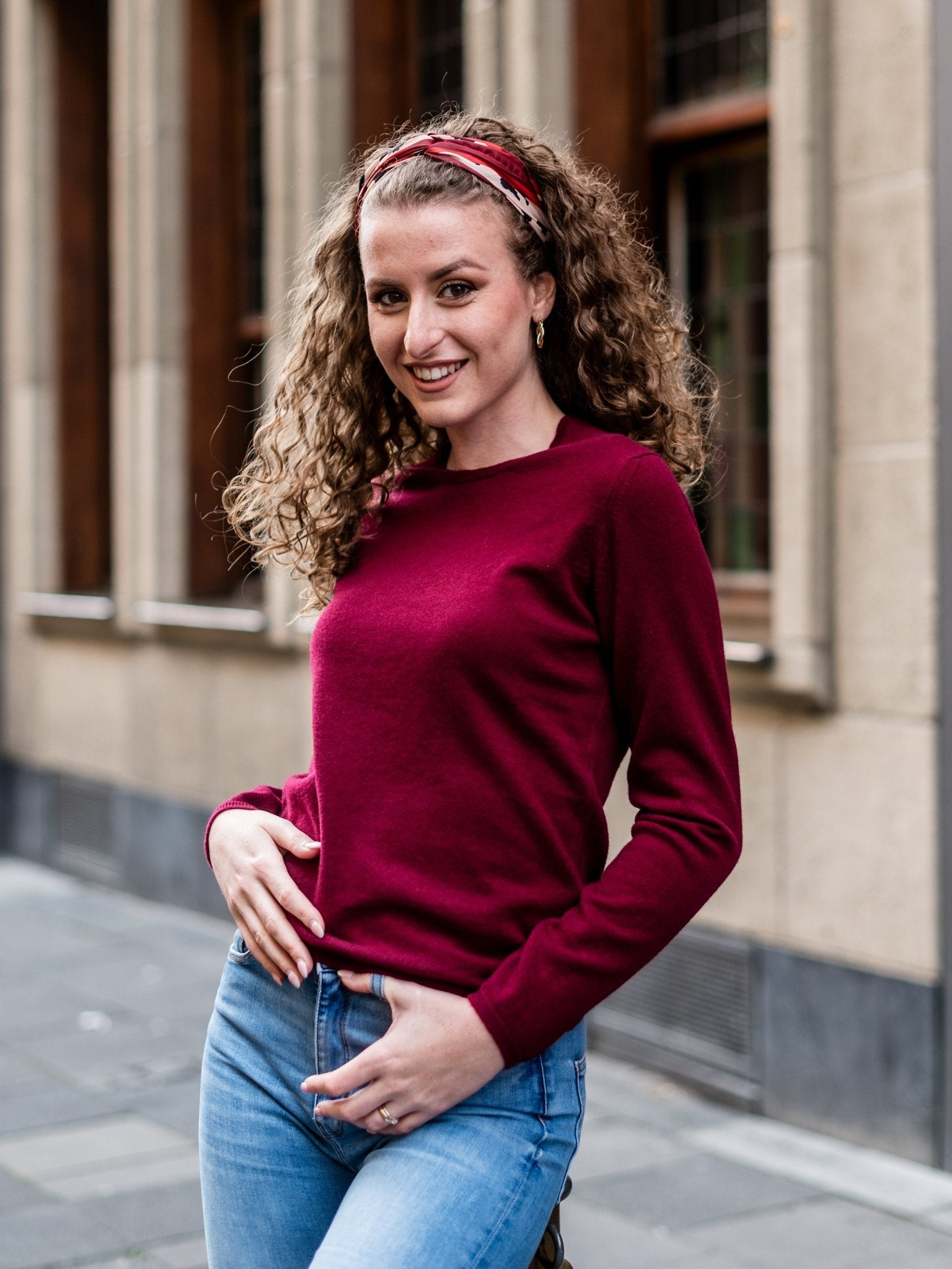 Cashmere sweaters with C-neck, our classics