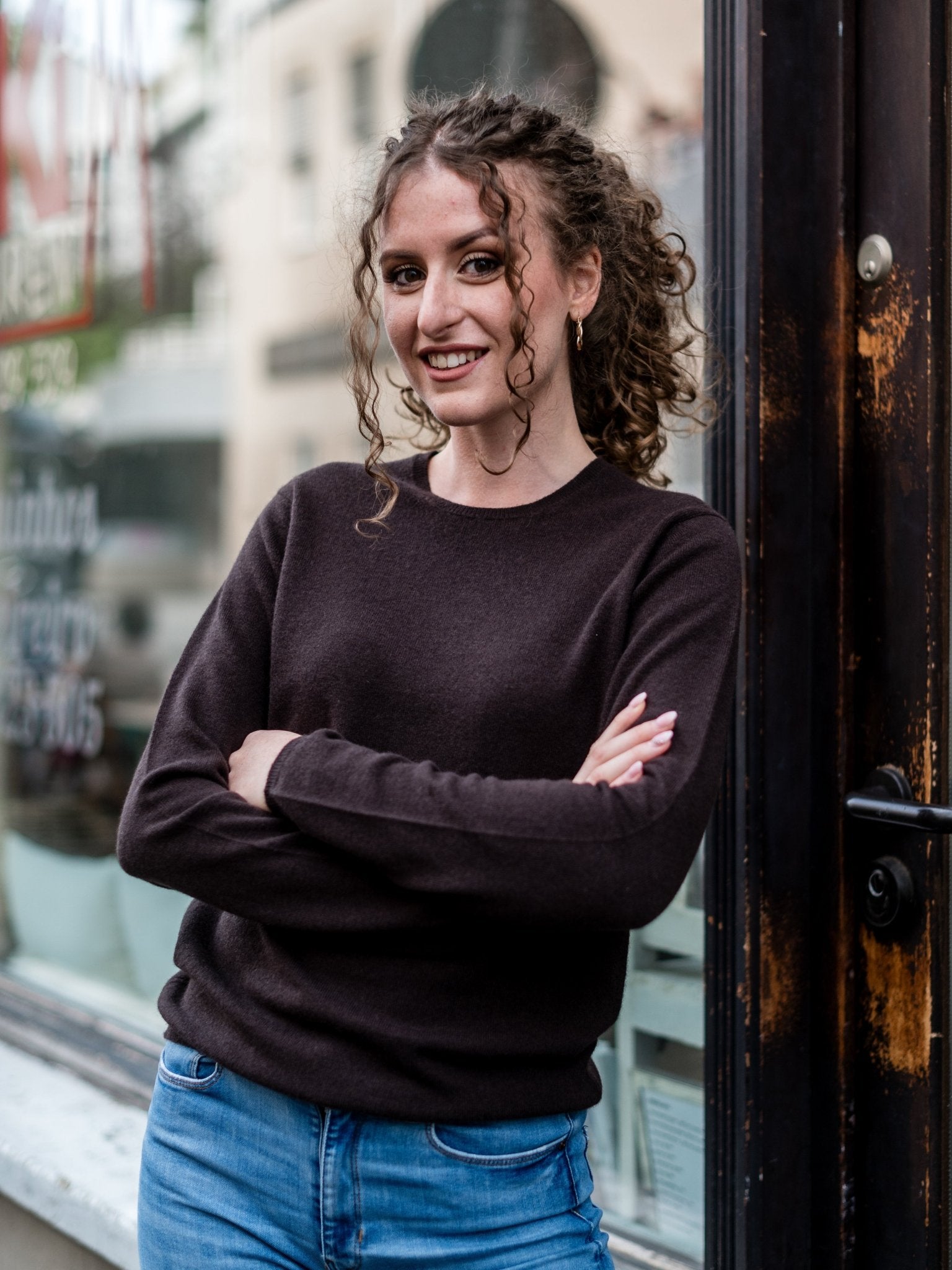 Cashmere sweaters with C-neck, our classics