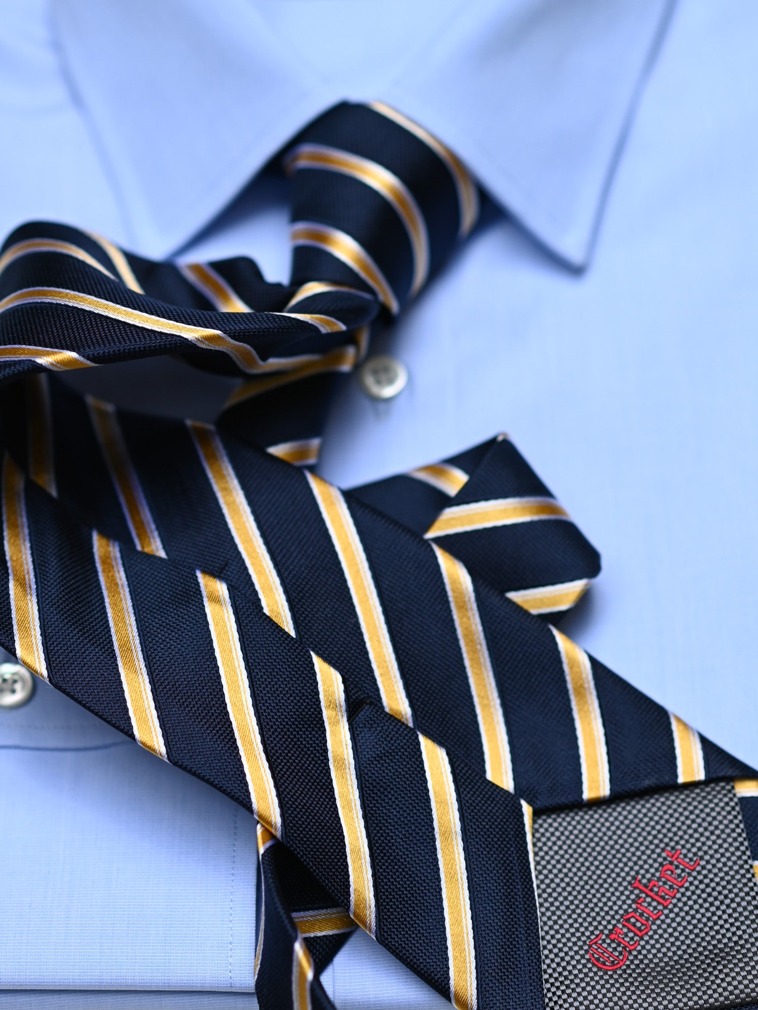 Tie with paisley in khaki/gold