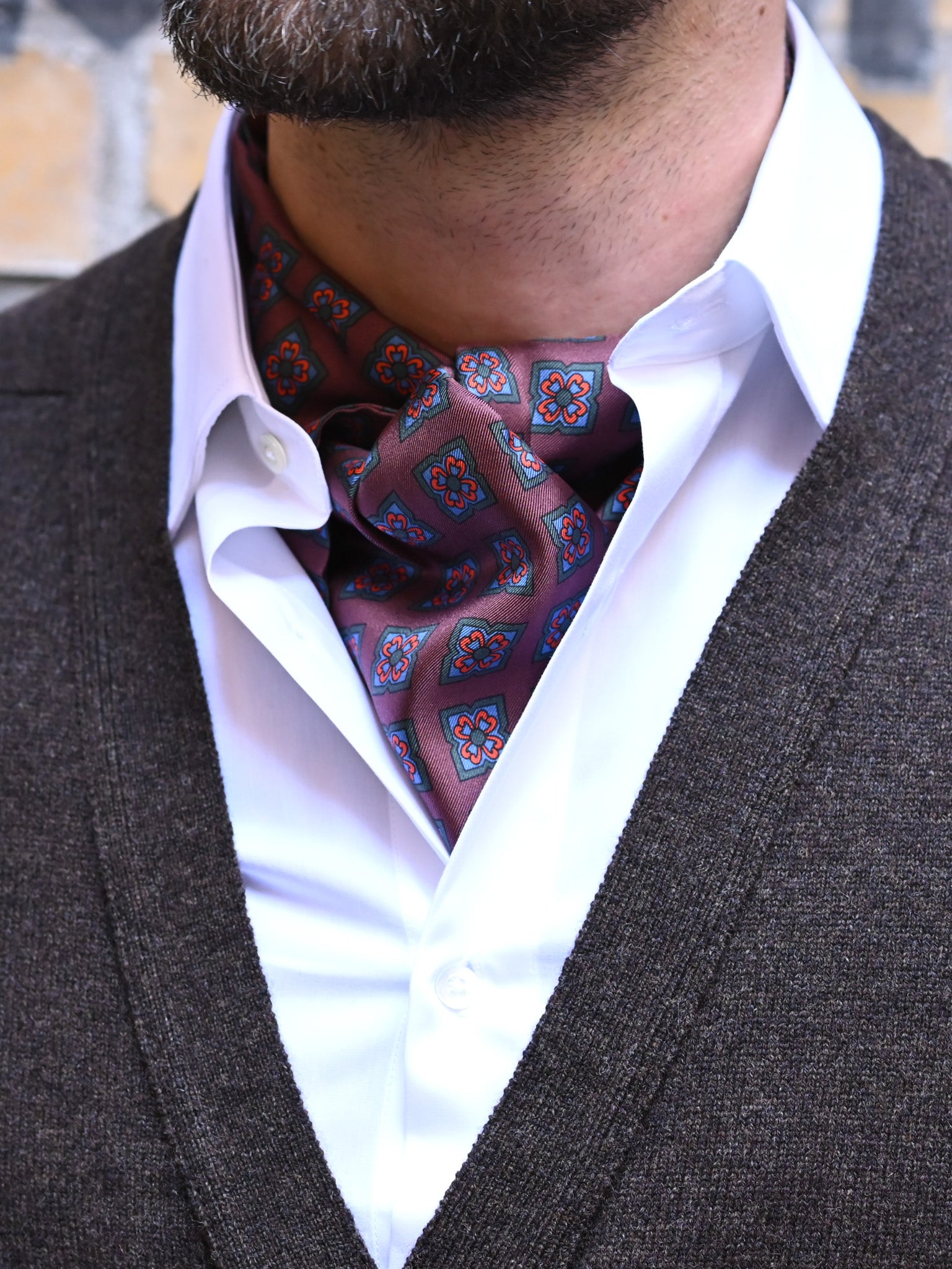 Ascot Medaillon in Bordeaux, Detailansicht