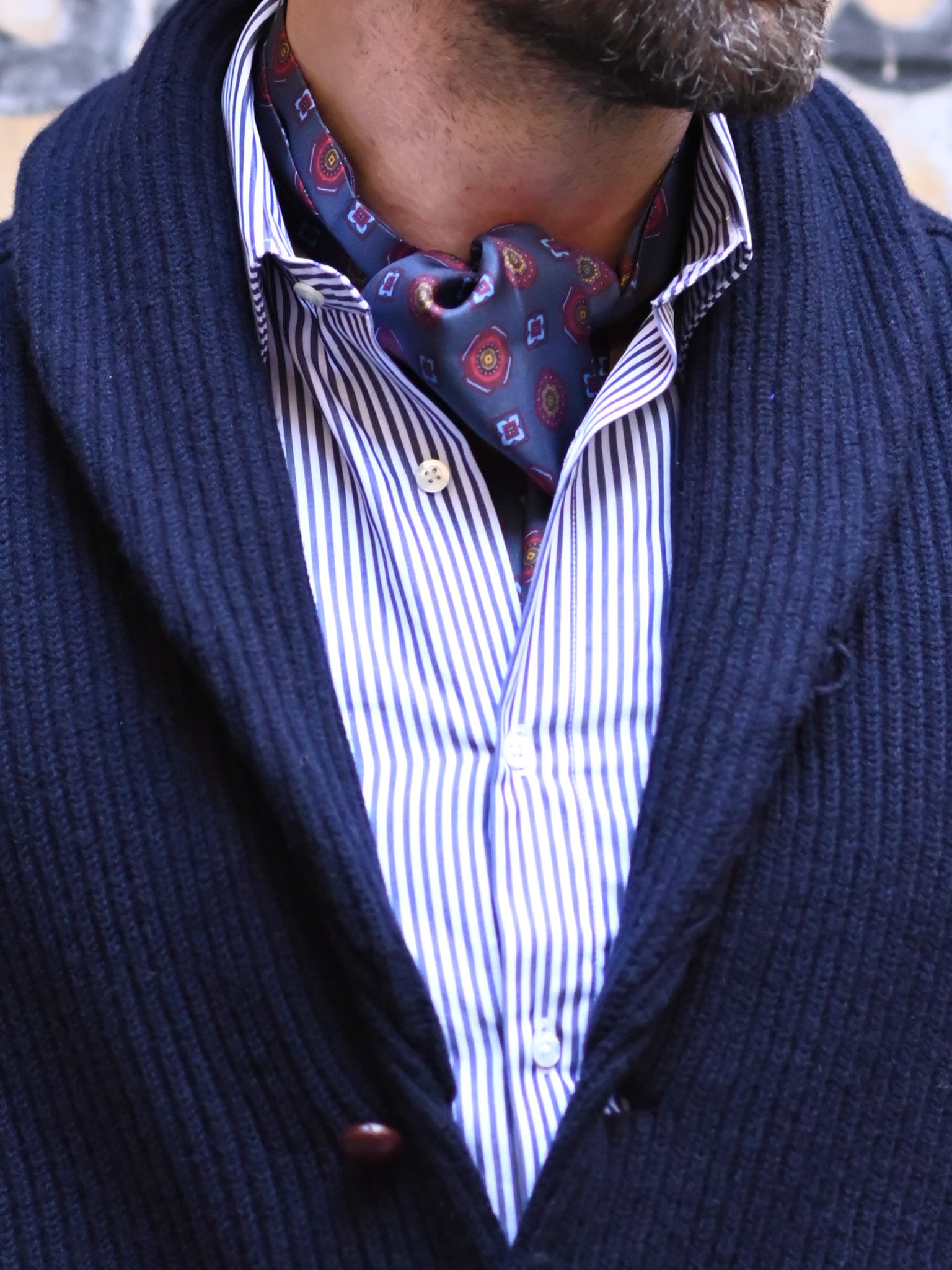 Ascot Medaillon in Navy, Detailansicht