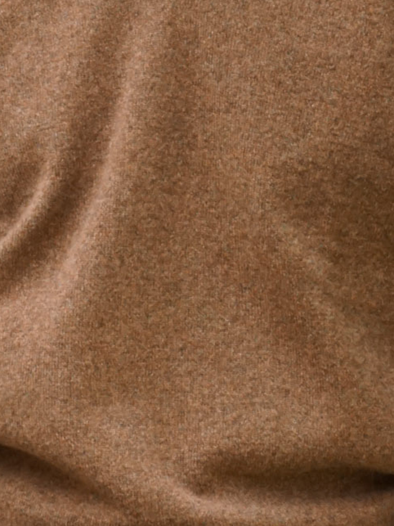 Lambswool sweater with a round neckline in classic colors (size 40-42)