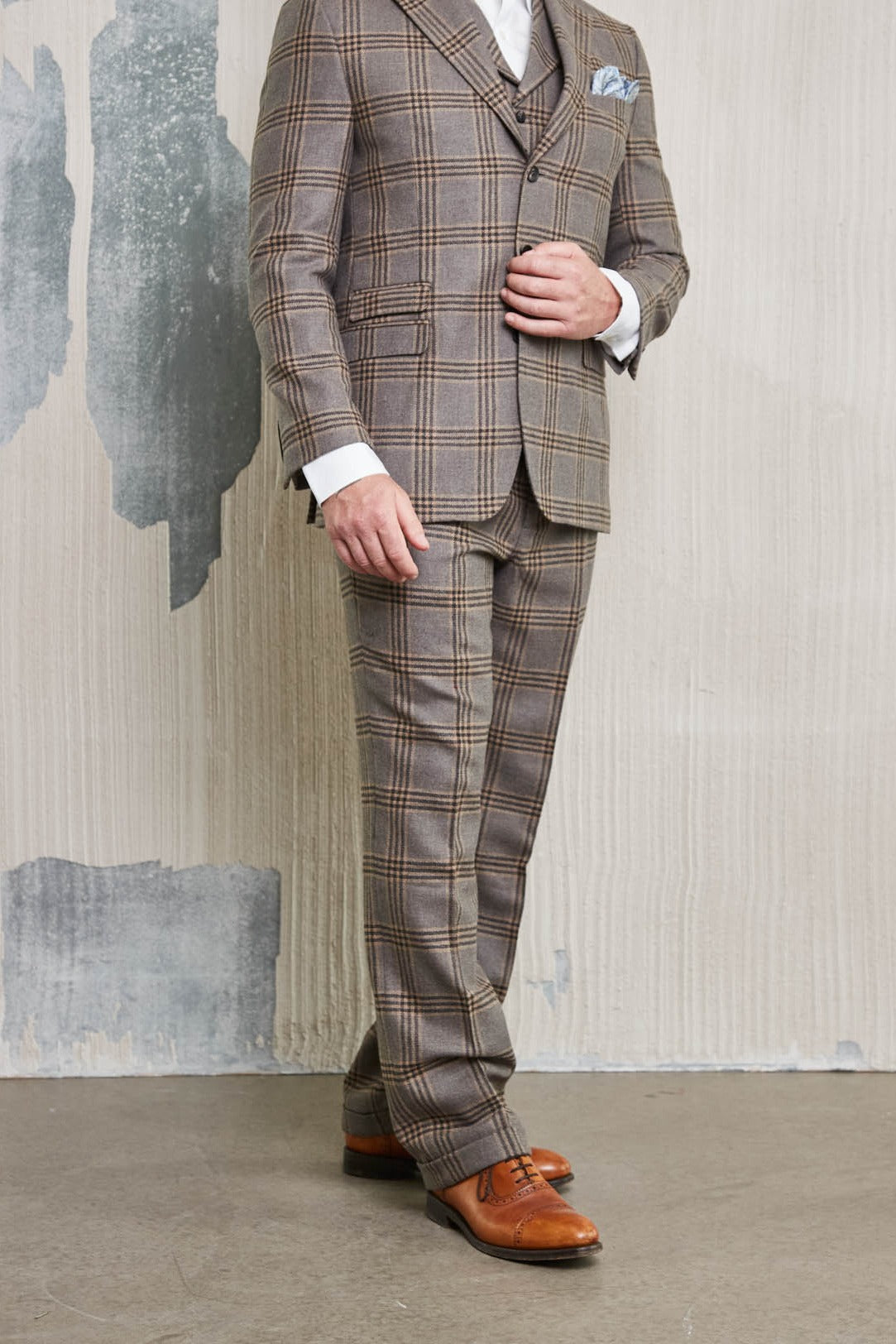 Tweed Anzug Dreiteiler graubeige aus Lovat Tweed — John Crocket