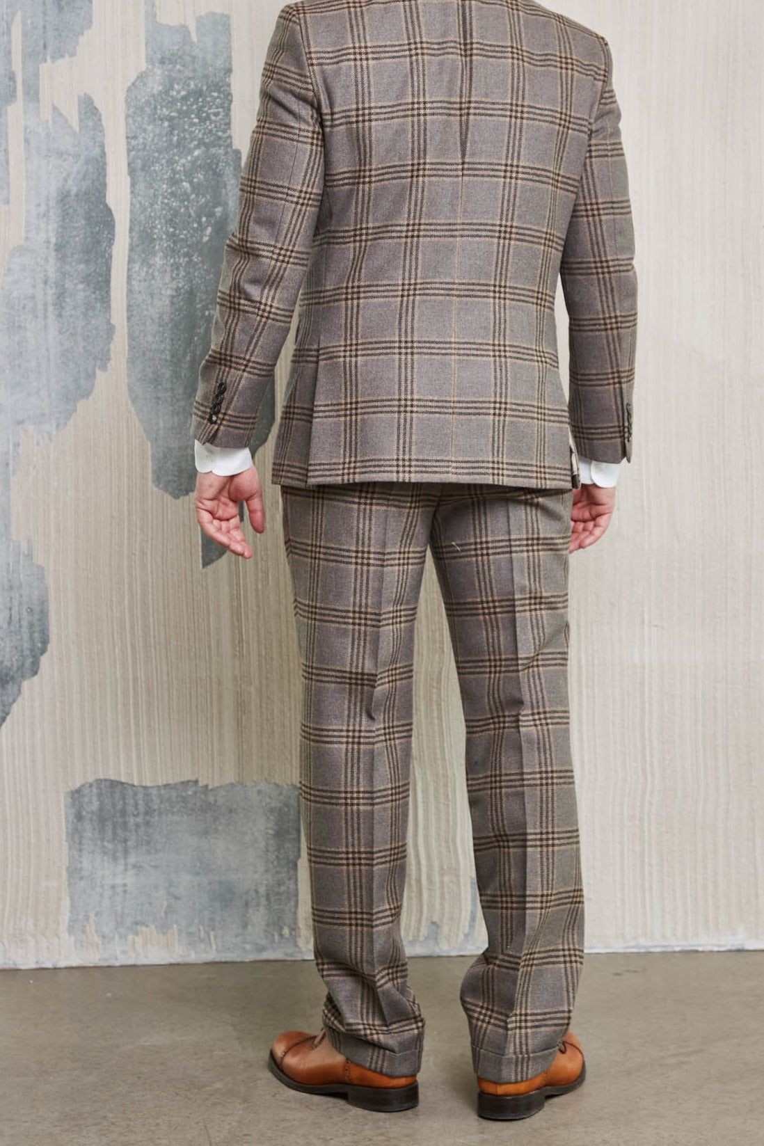 Tweed Anzug Dreiteiler graubeige aus Lovat Tweed — John Crocket
