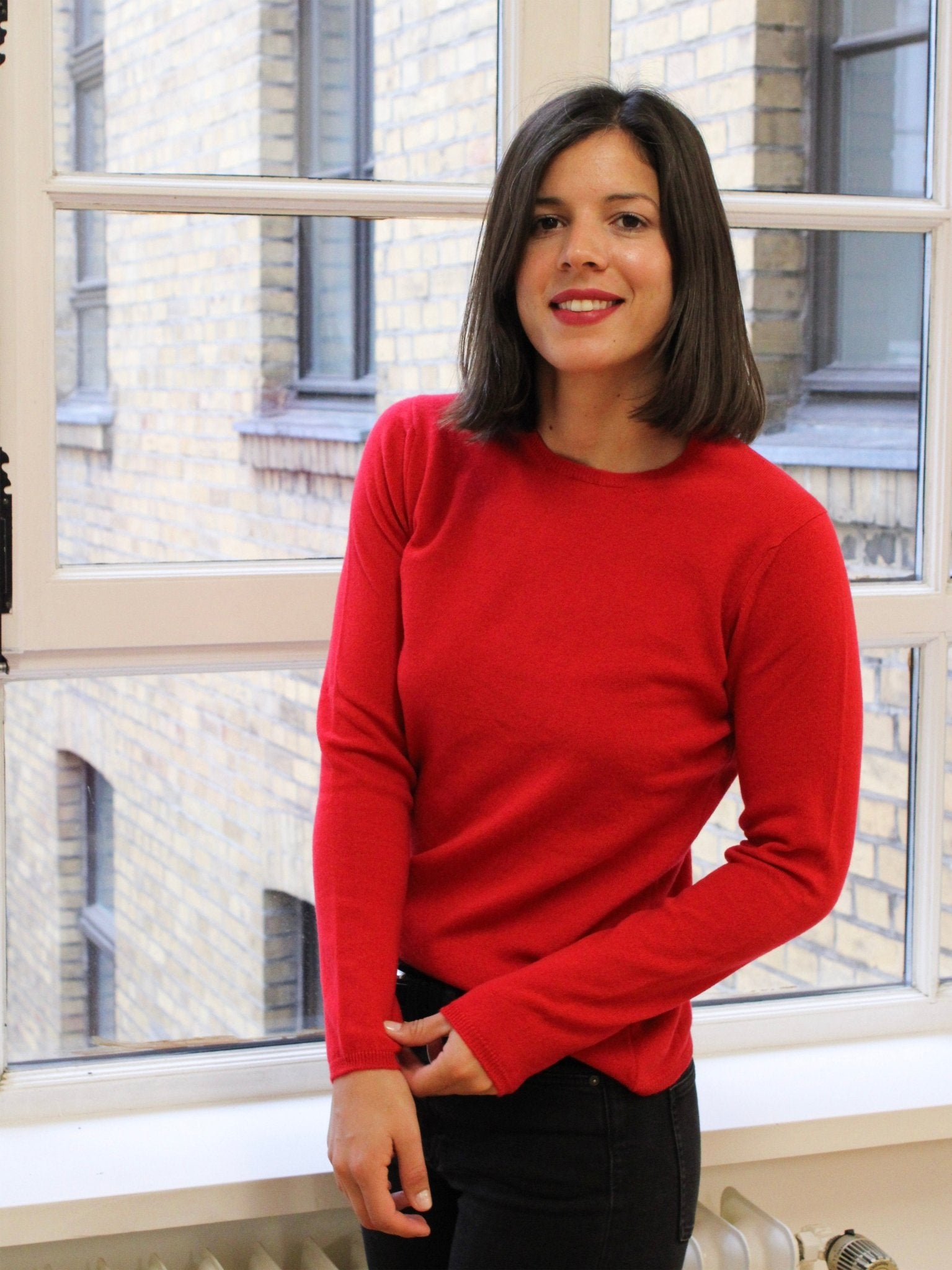 Cashmere sweater with C-neck, our highlights