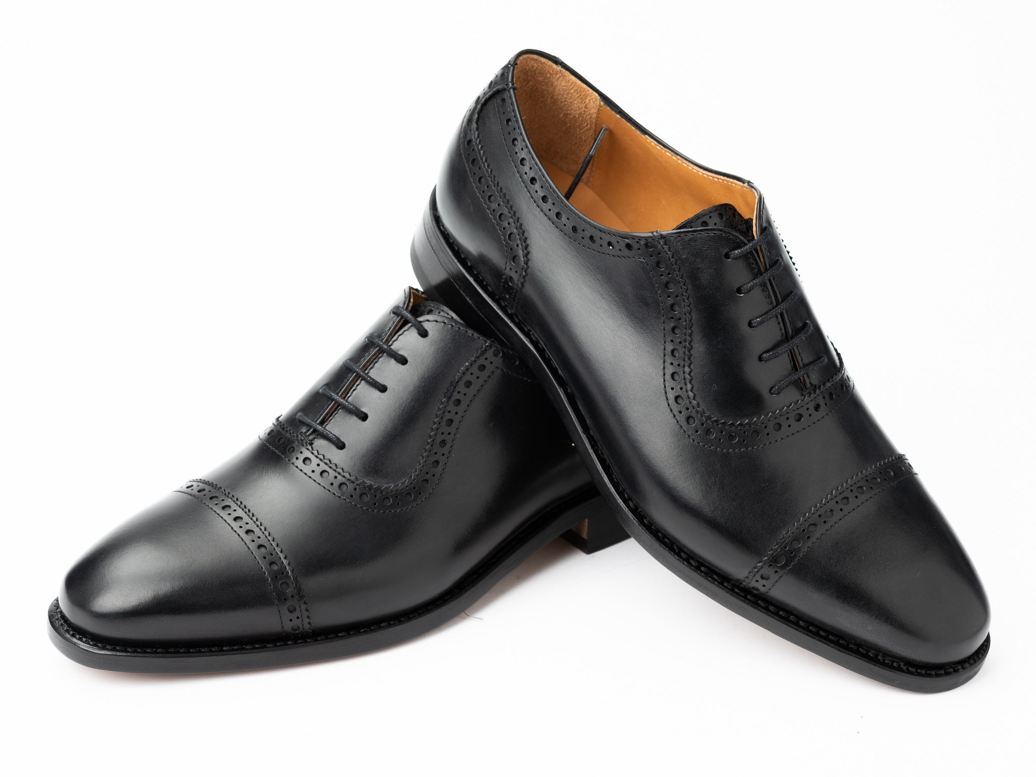 Punched Oxford black