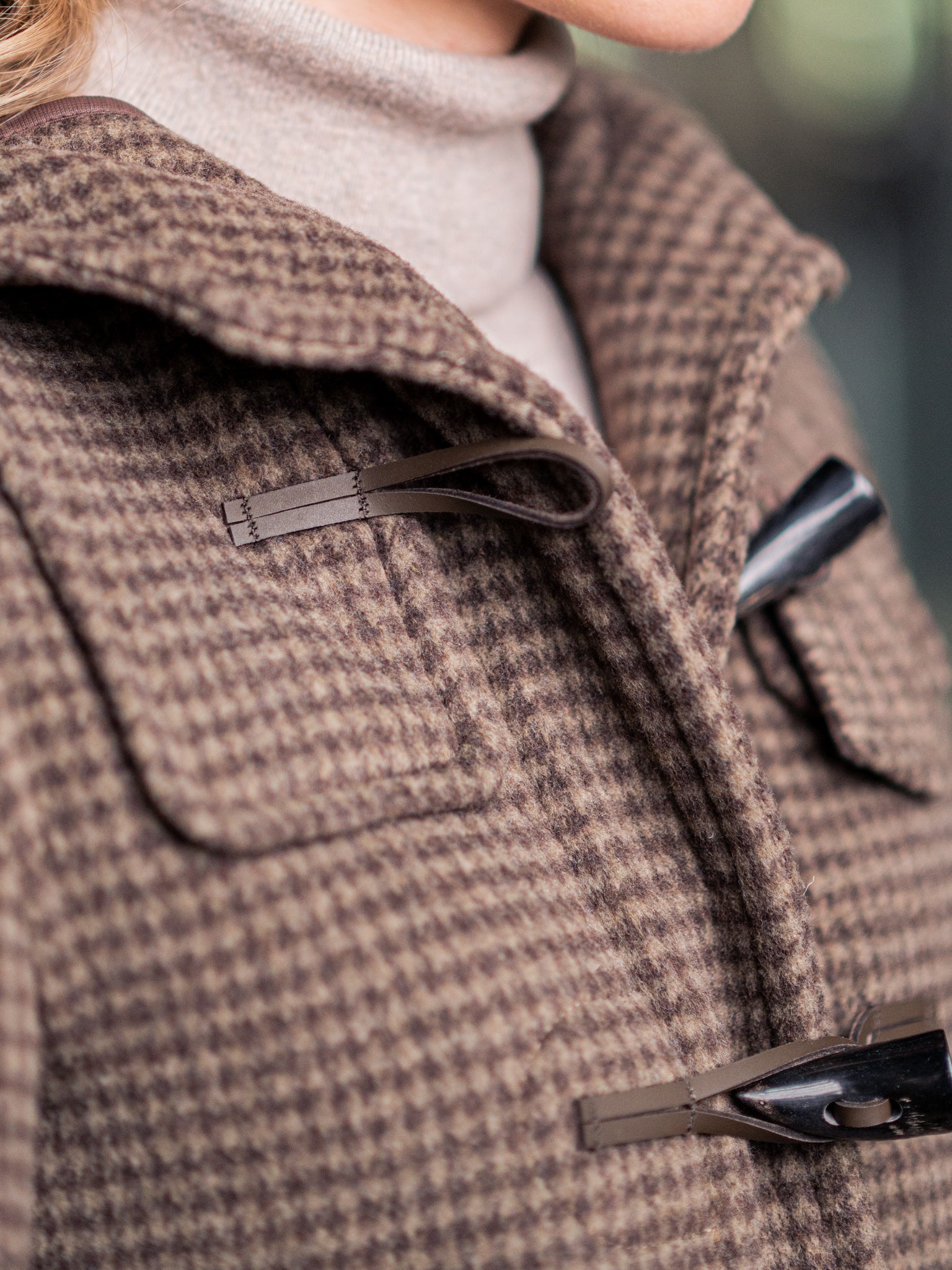 Ladies dufflecoat in brown checked