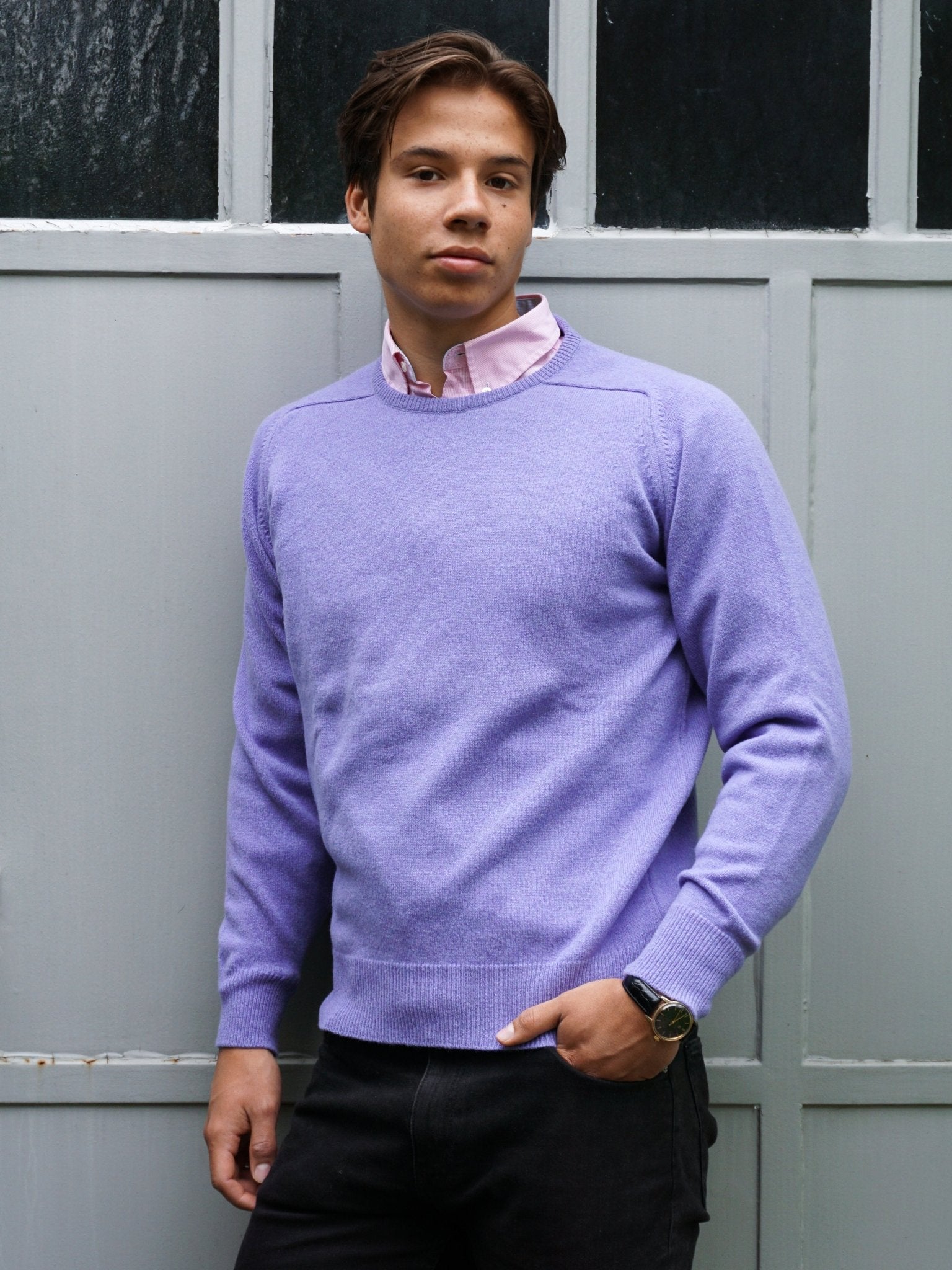 Lambswool sweater with a round neckline in modern colors (size 40-42)