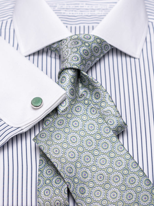 Herrenhemd Slim Fit Cut-Away gestreift in Blau, Frontalansicht