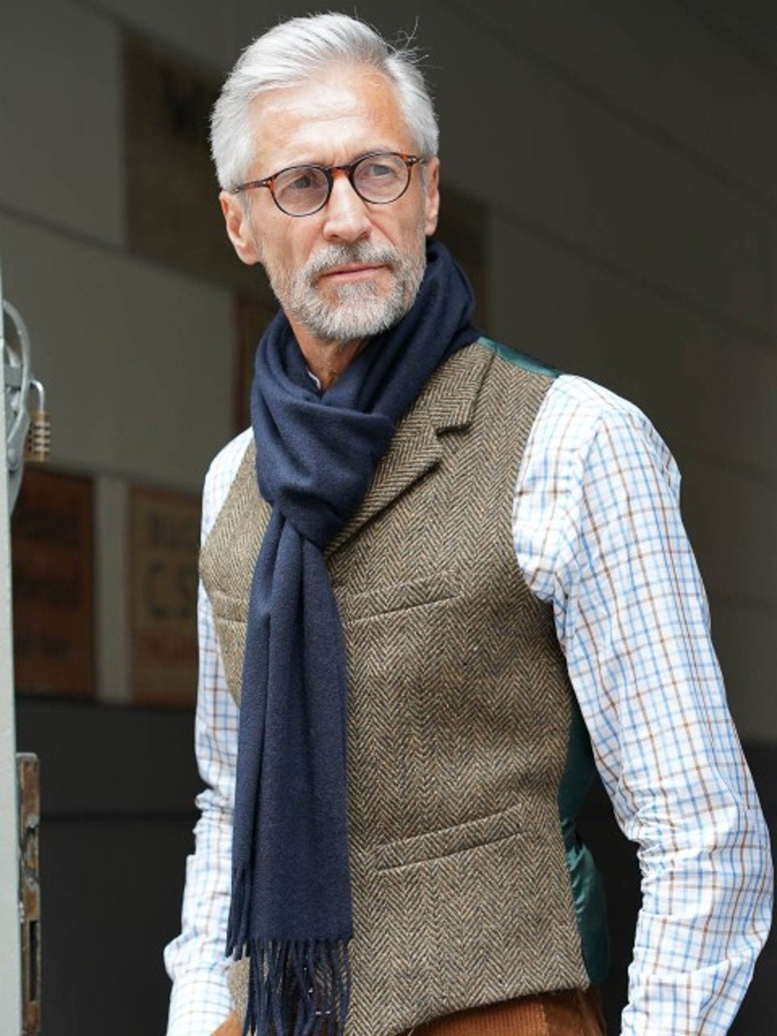 Cashmere Scarf: Navy