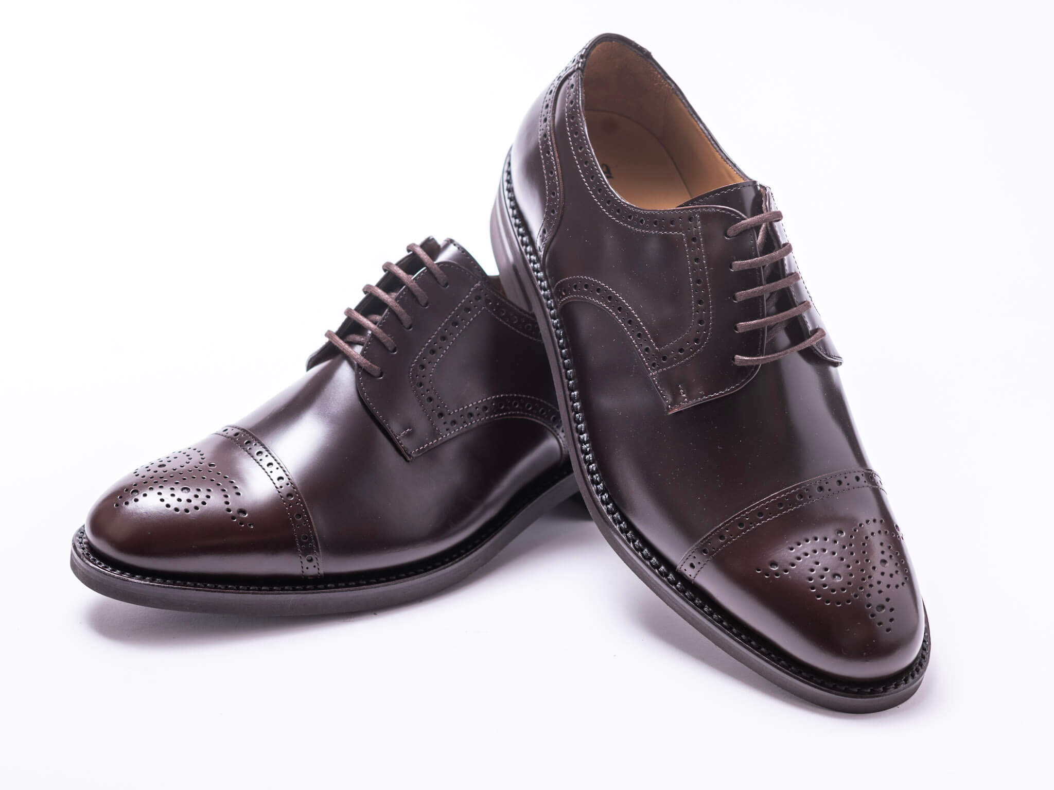 Semi Brogue in Derby Style with Vibram sole