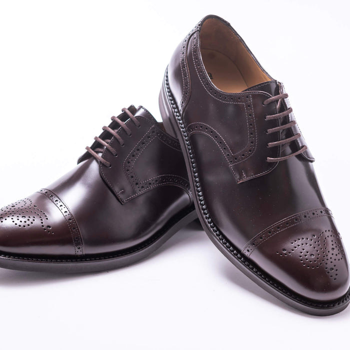 Semi Brogue in Derby Style with Vibram sole