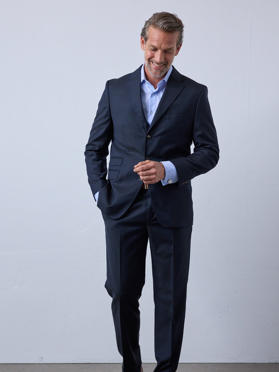 Classic suit with 3-button Jacket in dark blue | John