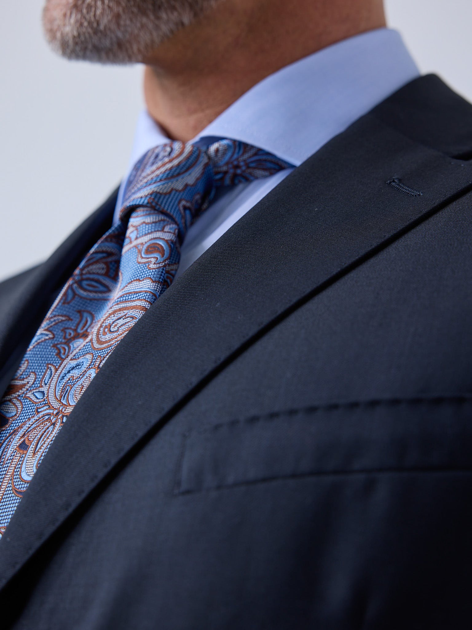 Classic suit with 3-button jacket in dark blue