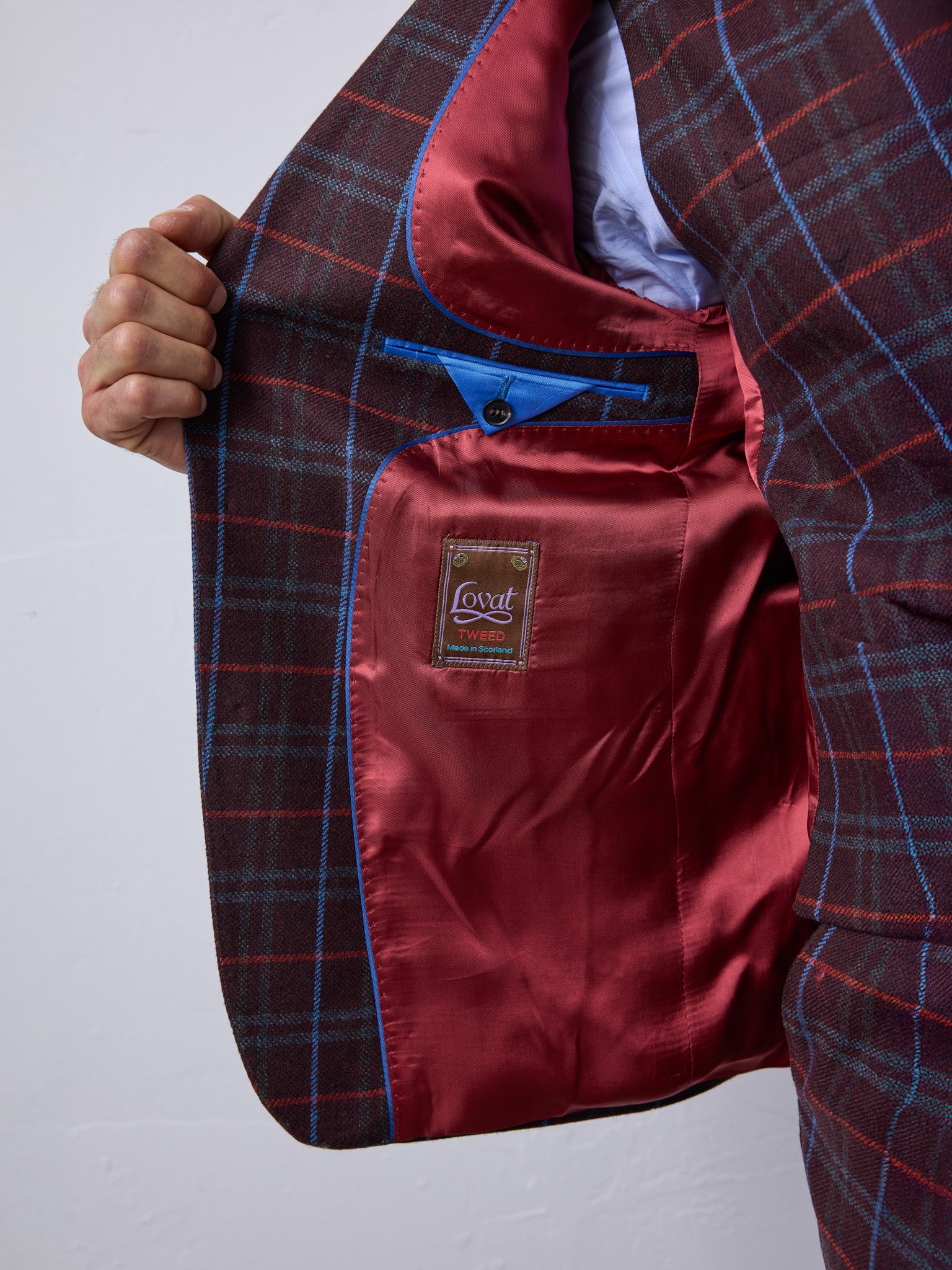 Classic tweed suit in 3-button lovat tweed