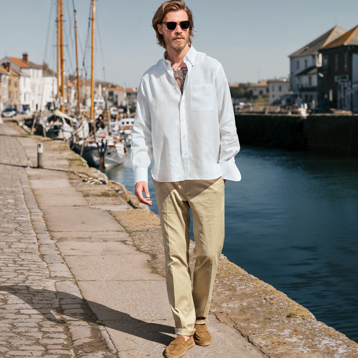 Linen shirt with classic button-down collar in white