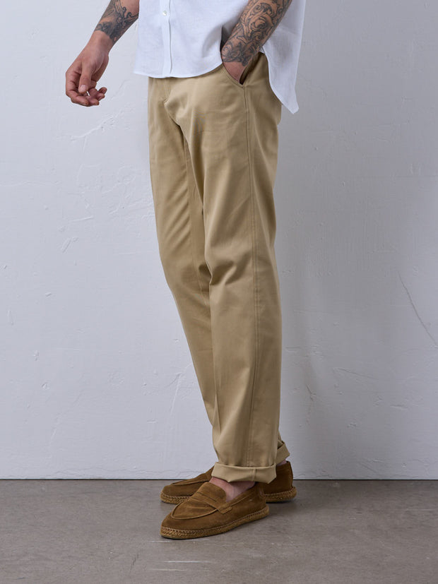 Slimline Chino mit Strechanteil  in taupe