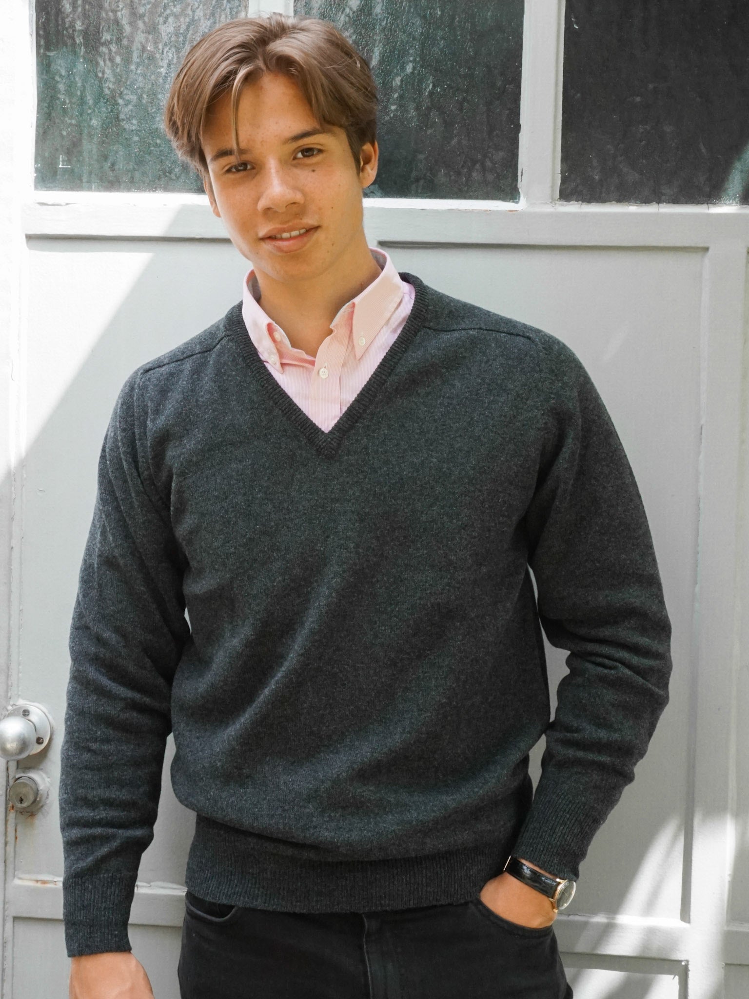 Lambswool sweater with V-neck in classic colours (size 44-52)