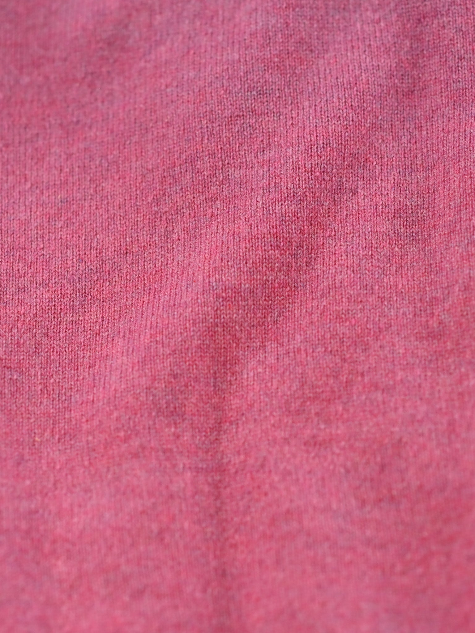 Cashmere sweater with v-neck, our highlights