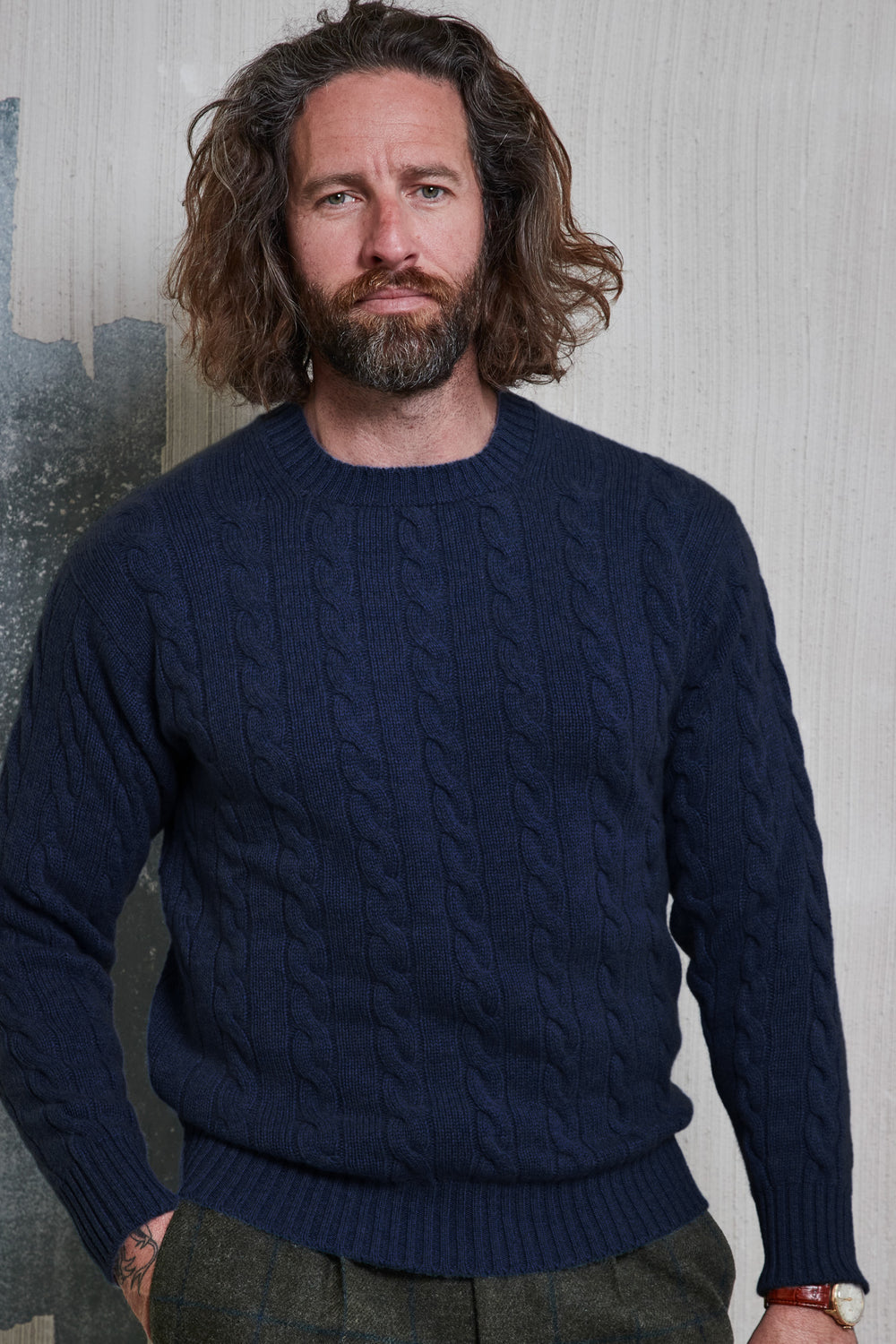 Cashmere cable sweater (6-ply) with C-Neck