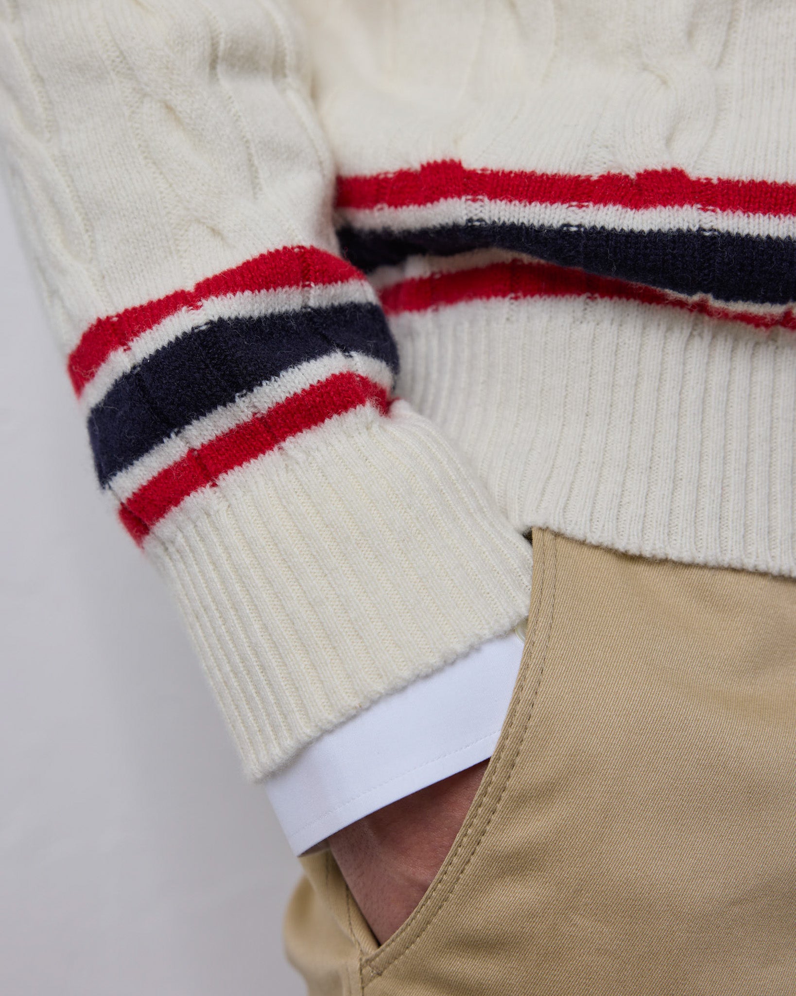 Lambswool sweater Cricket with V-neck