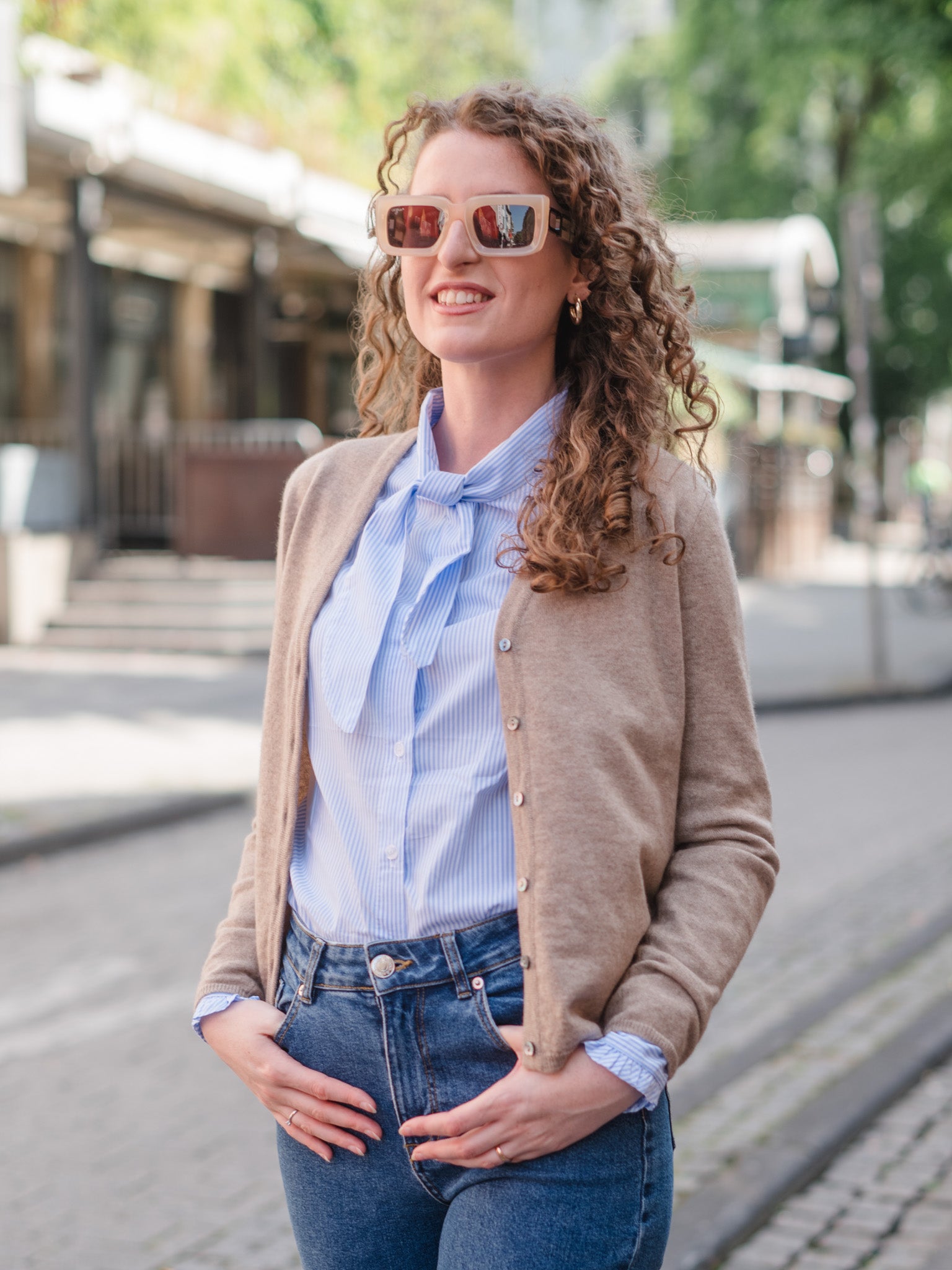 Cashmere Strickjacke mit V-Ausschnitt