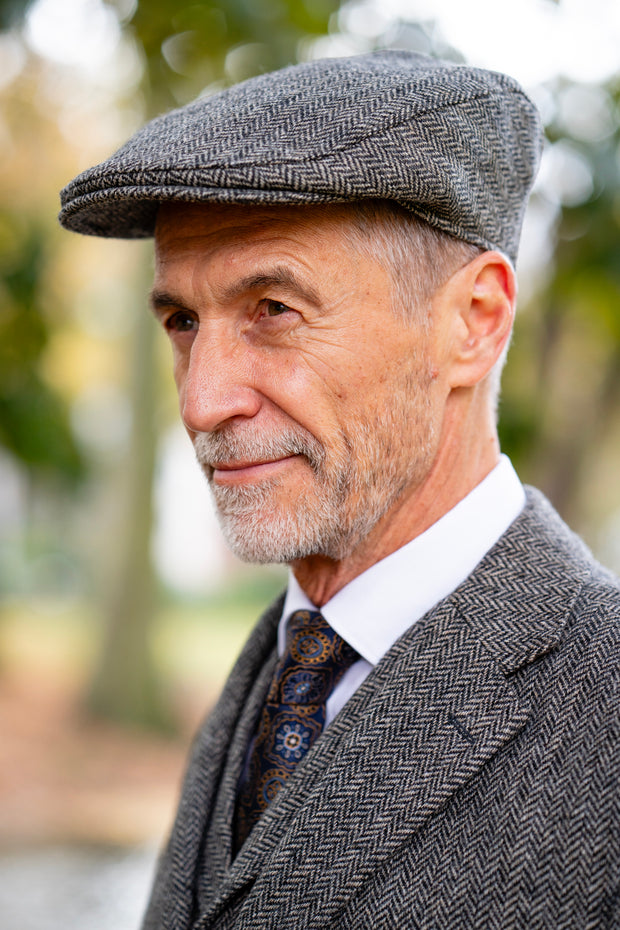 Tweed Cap herringbone black-beige in Moon Tweed