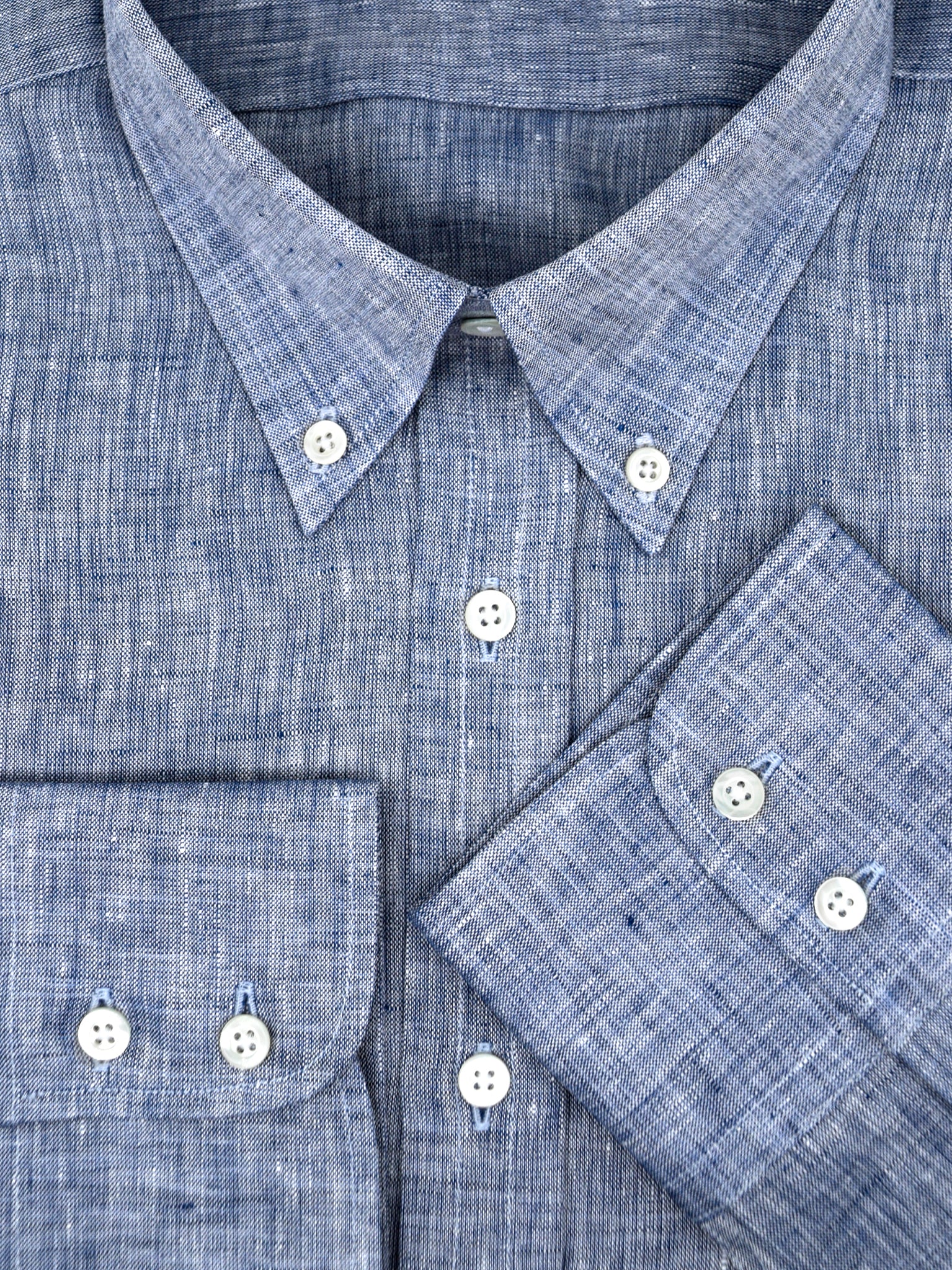 Linen shirt with classic button-down collar in blue
