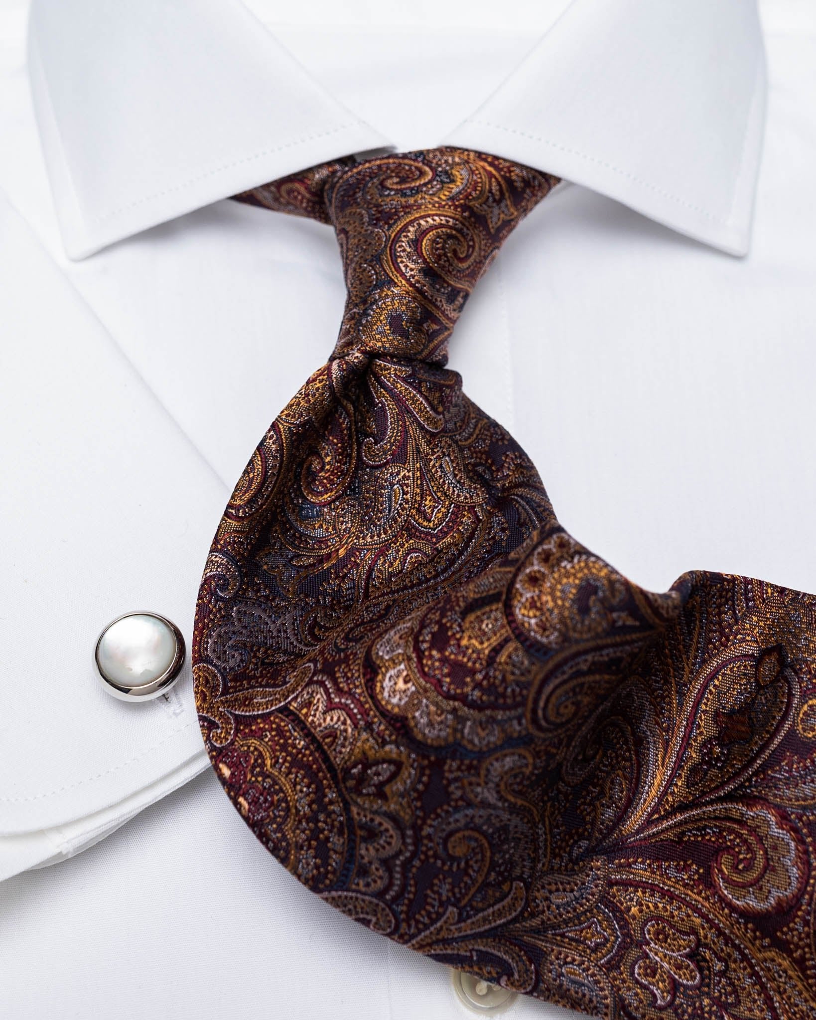 Tie with paisley in brown/red
