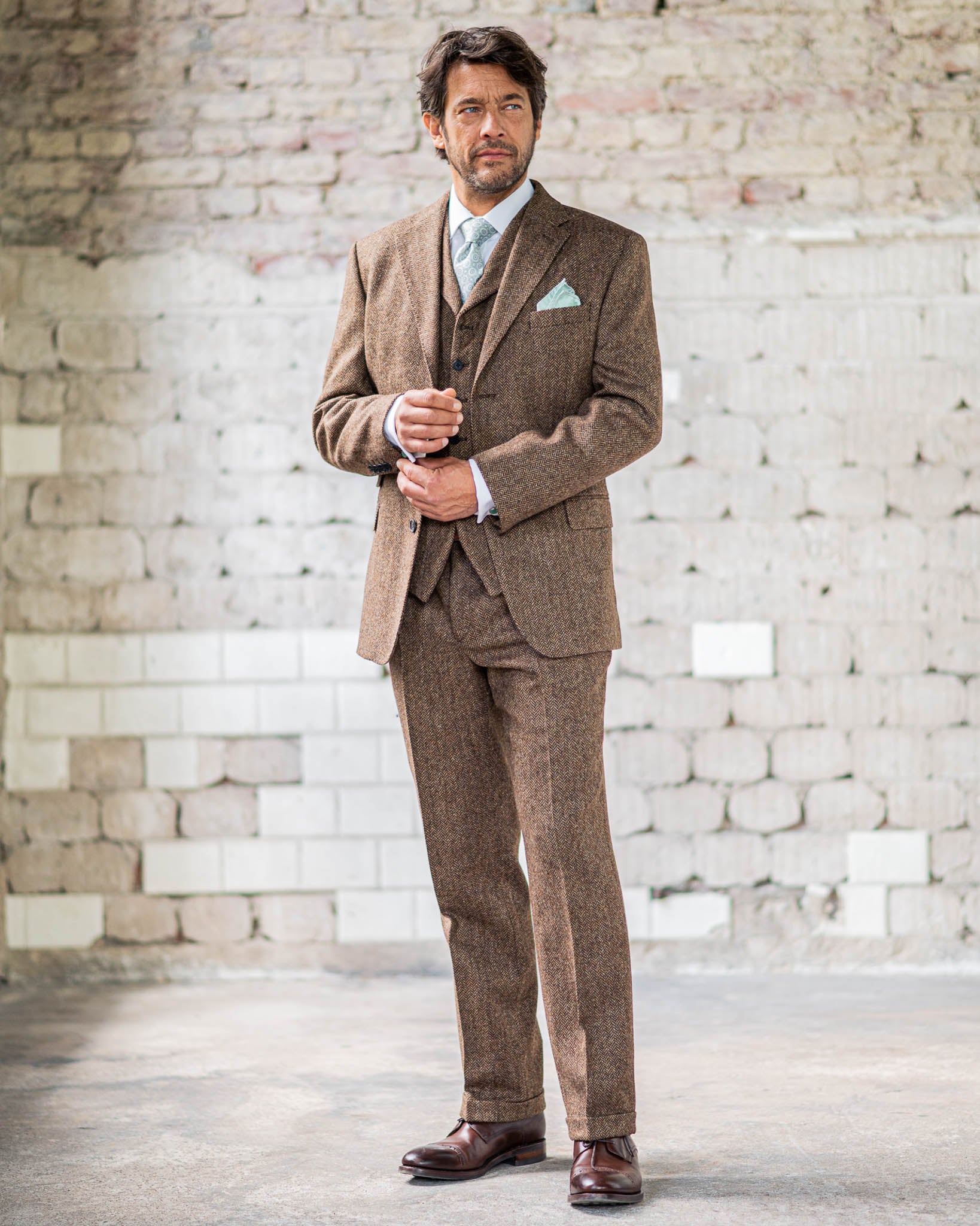 Tweed suit in 3-button classic made from Moon Tweed