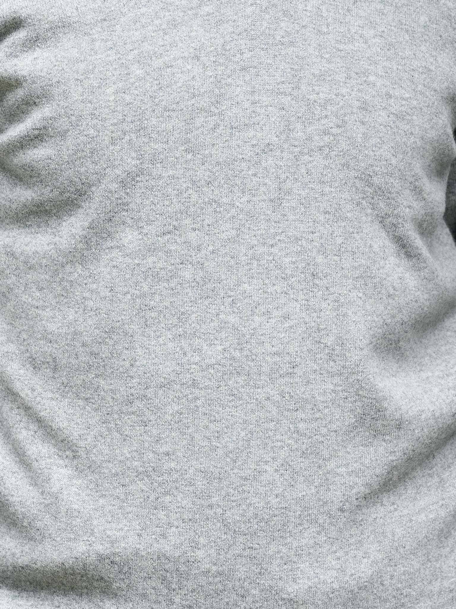 Lambswool sweater with V-neck in classic colors (size 40-42)