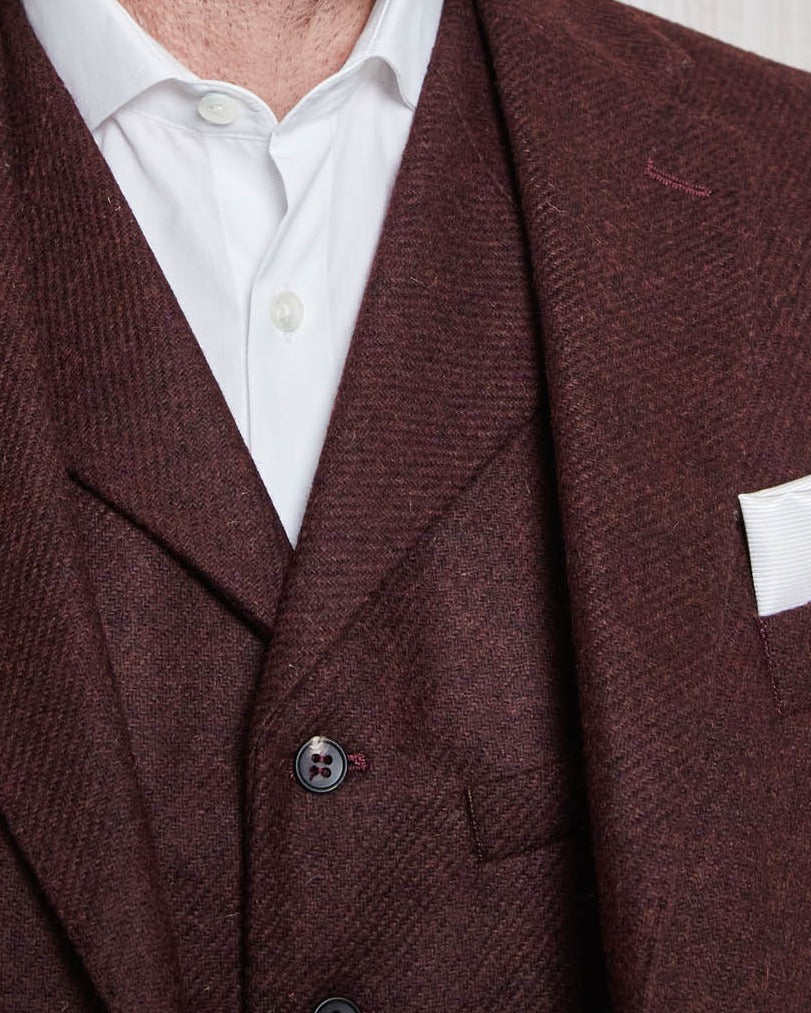 Tweed Anzug Dreiteiler burgunderrot aus Moon Tweed — John Crocket
