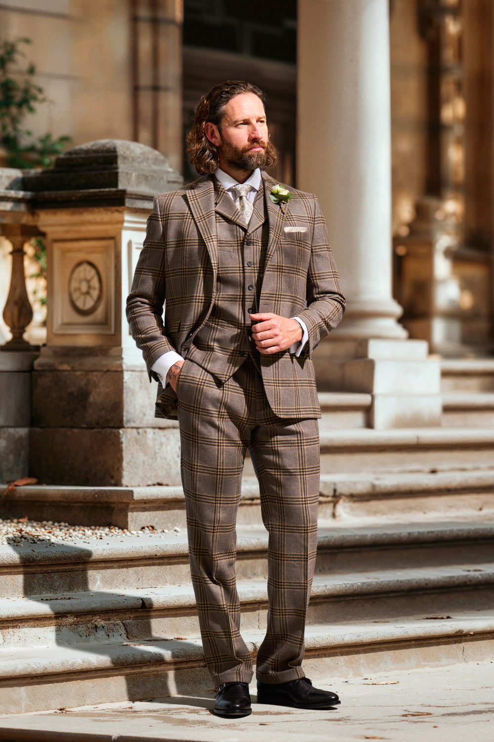 Classic tweed suit in 3-button lovat tweed