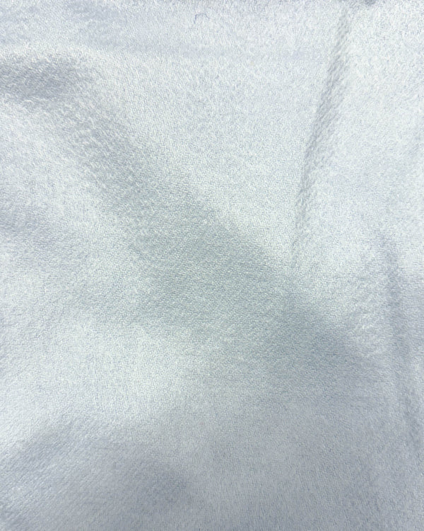 Cashmere Schal: Baby Blue Frontalansicht — John Crocket