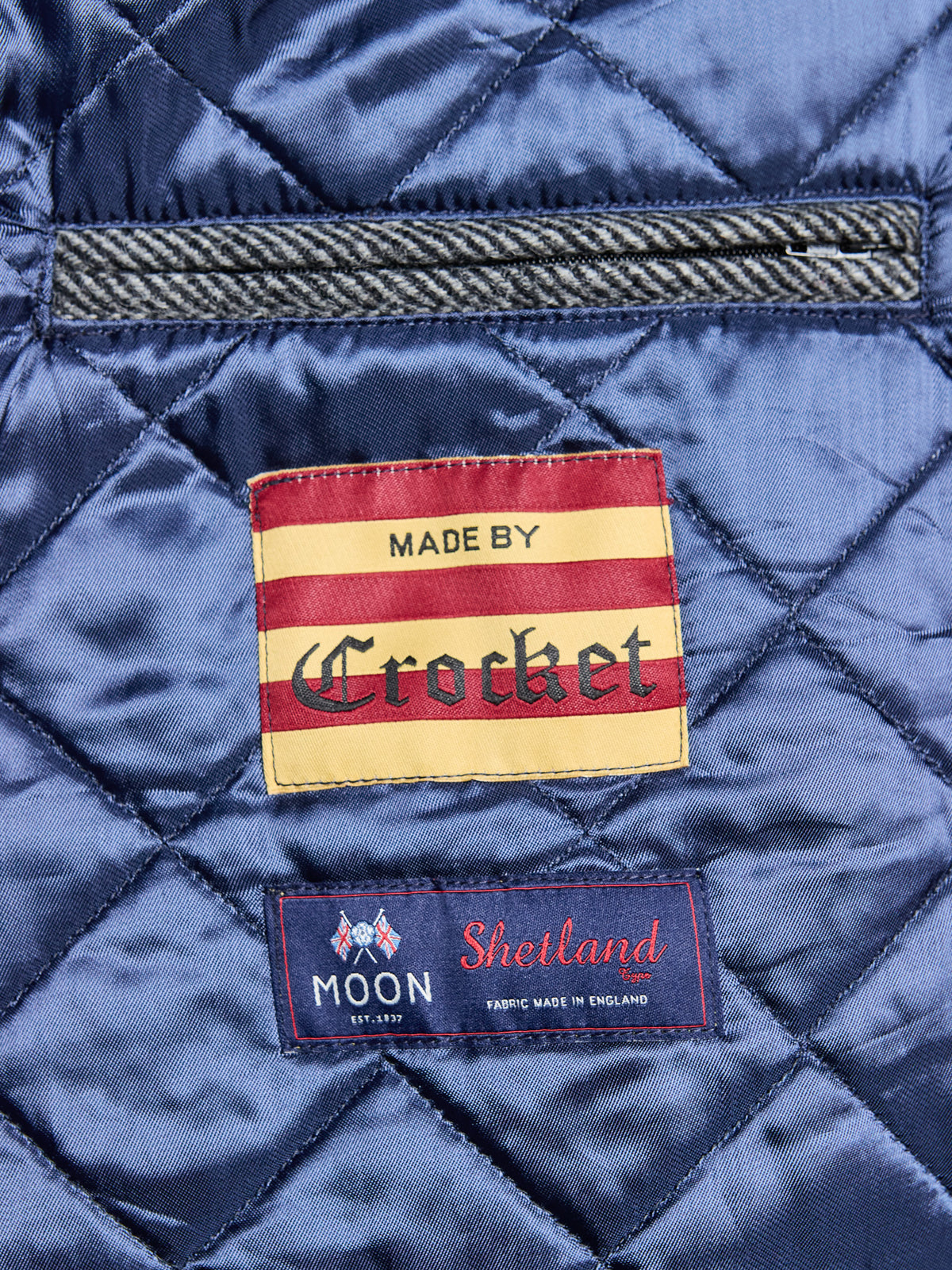 Oxford Jacke Fischgrät Moon Tweed Dark Grey gestepptes Innenfutter mit Crocket- und Moon-Etikett — John Crocket