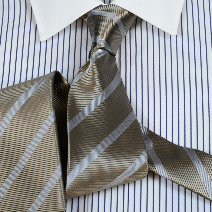 Krawatte mit Streifen in champagner/silber